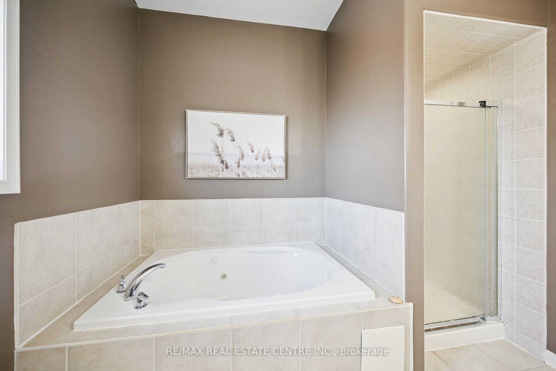Photo 24 of 27 Triller Avenue, Cambridge, Christopher-Champlain — HOMEH