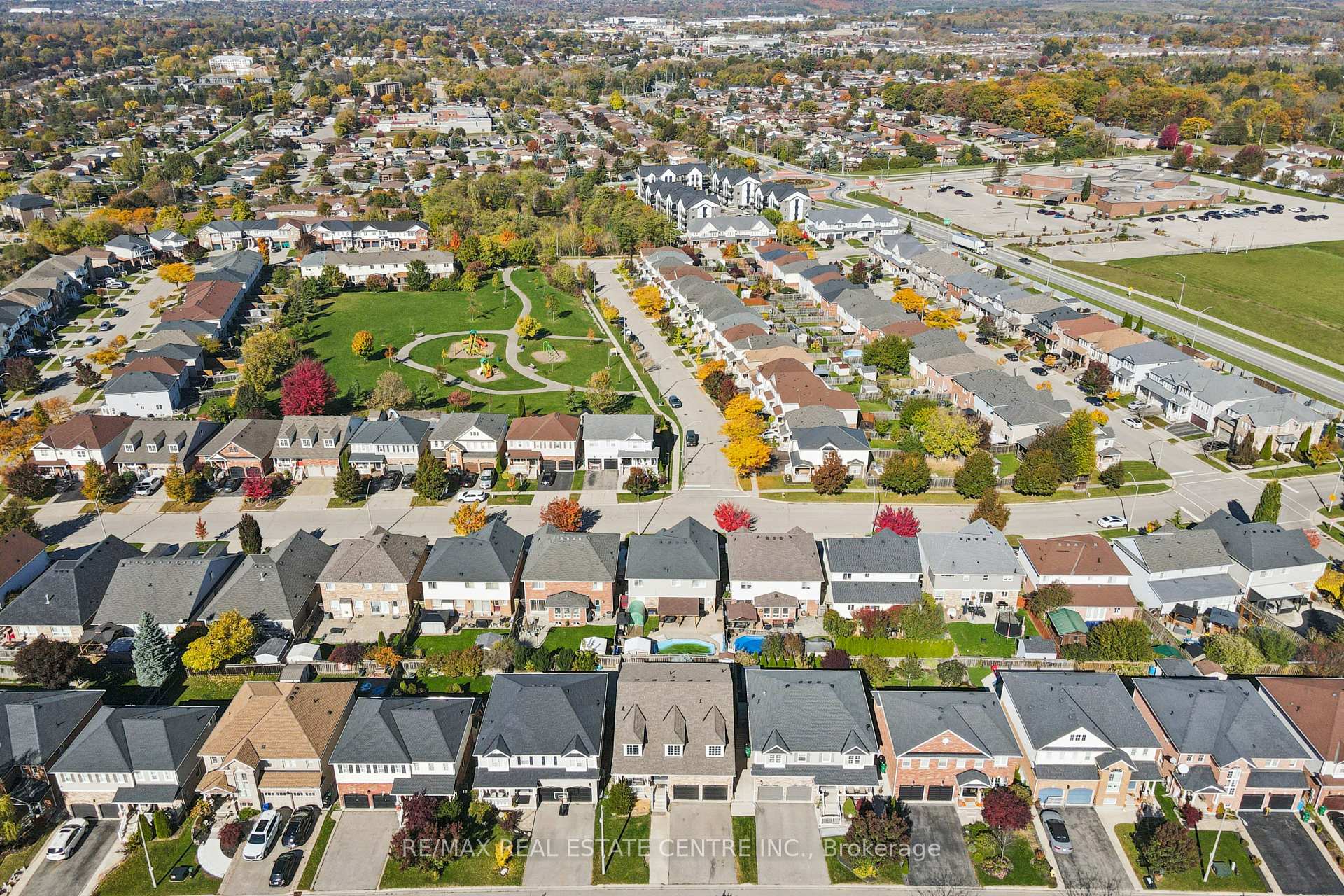 Photo 53 of 27 Triller Avenue, Cambridge, Christopher-Champlain — HOMEH