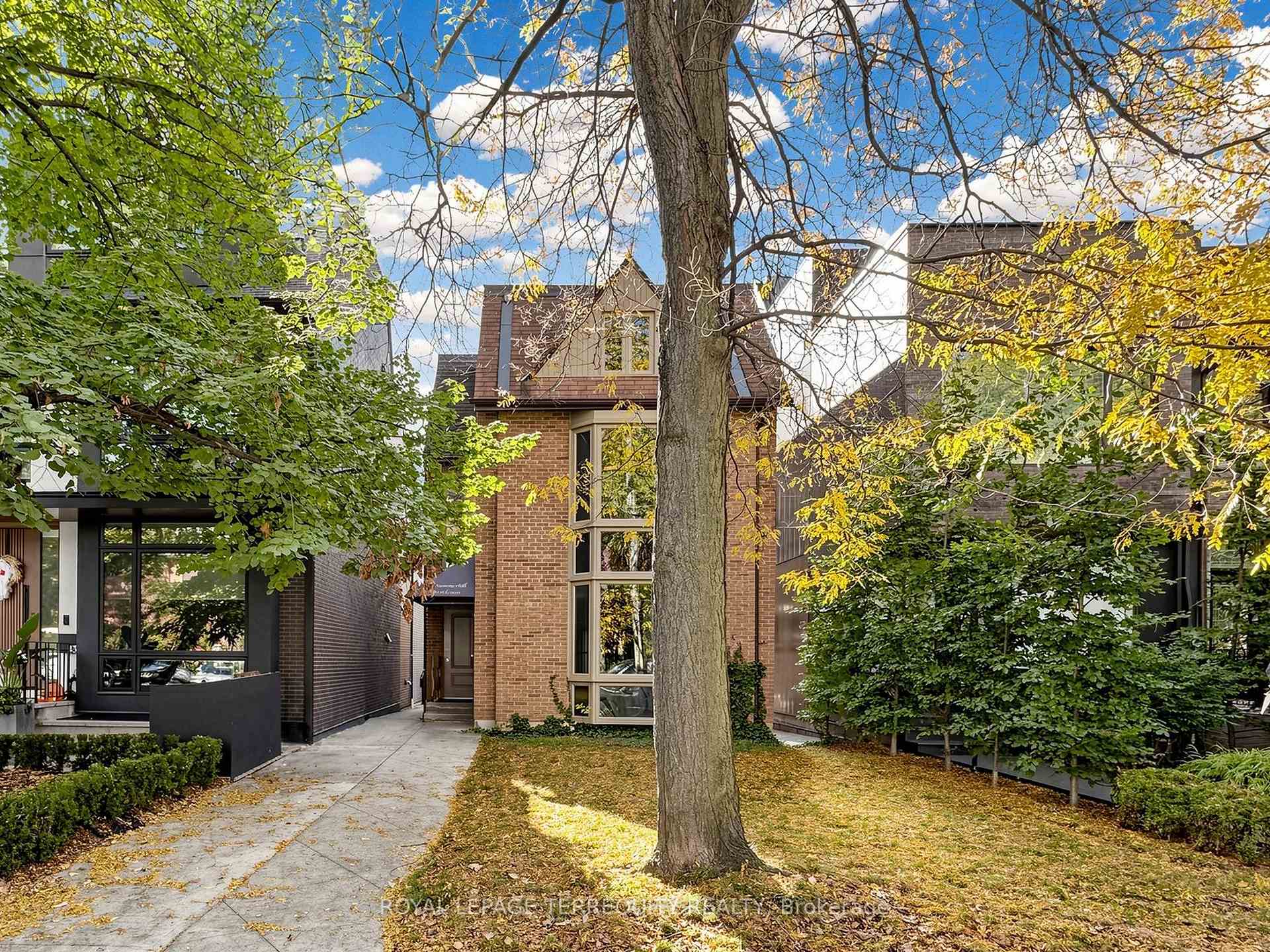 Photo 3 of Unit 3, 41 Summerhill Avenue, Toronto, Rosedale-Moore Park — HOMEH