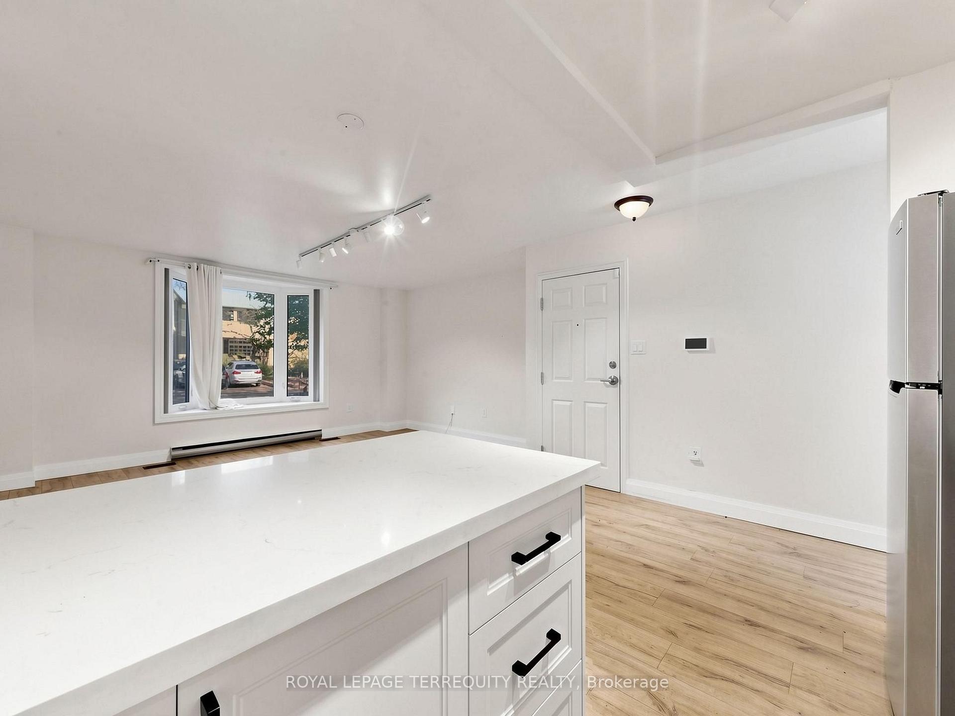 Photo 31 of Unit 3, 41 Summerhill Avenue, Toronto, Rosedale-Moore Park — HOMEH