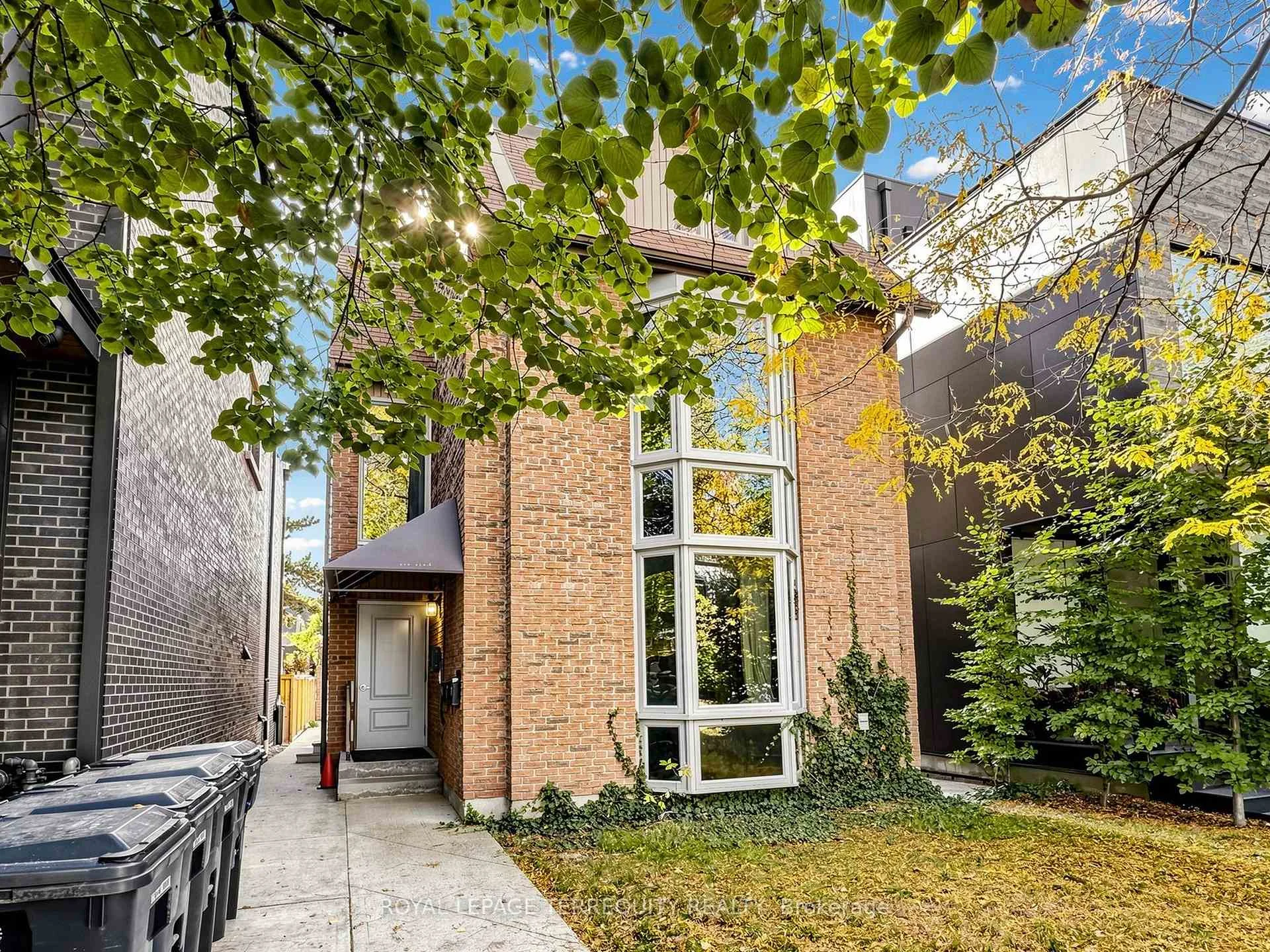 Photo 6 of Unit 3, 41 Summerhill Avenue, Toronto, Rosedale-Moore Park — HOMEH