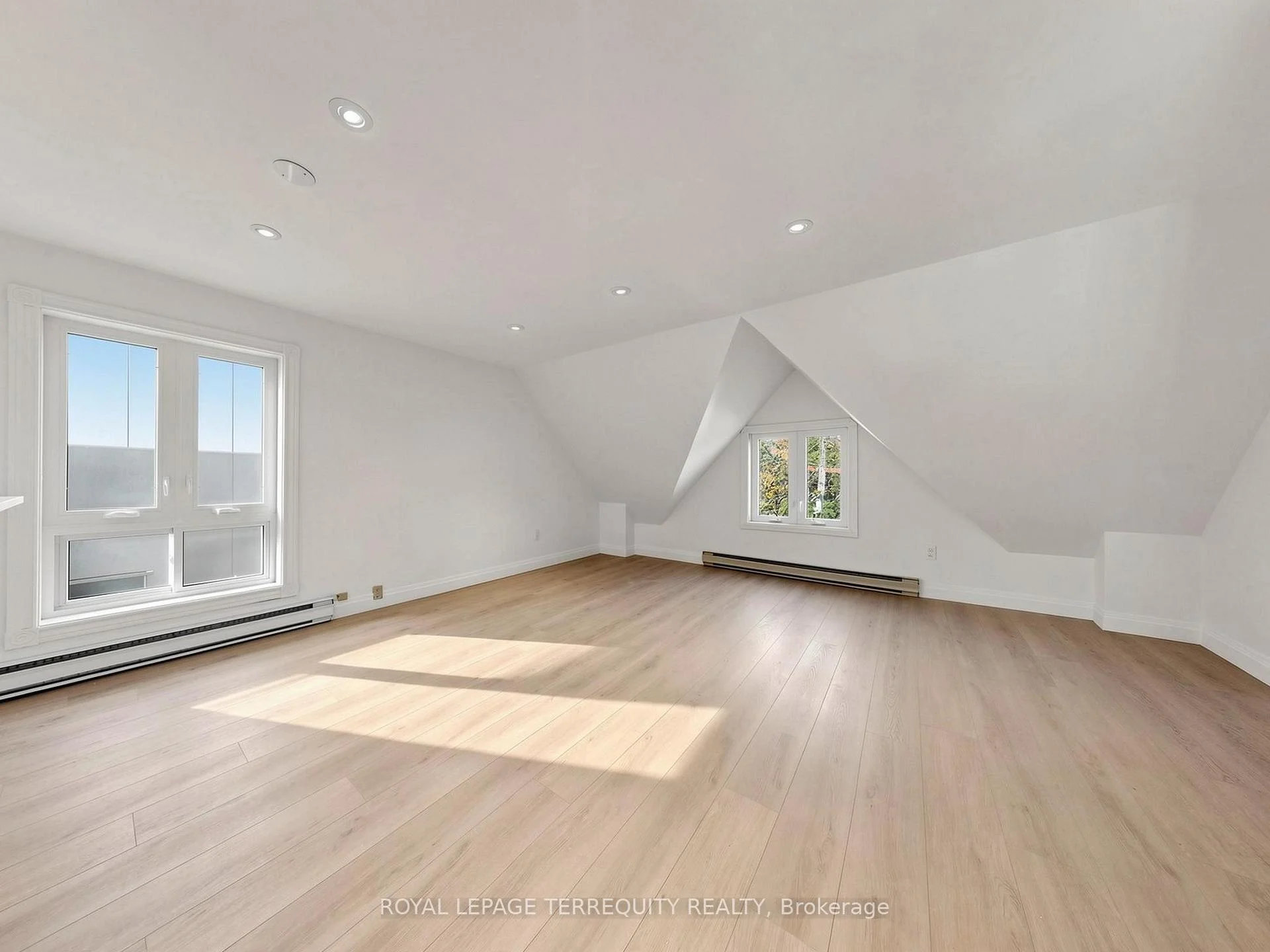 Photo 16 of Unit 3, 41 Summerhill Avenue, Toronto, Rosedale-Moore Park — HOMEH