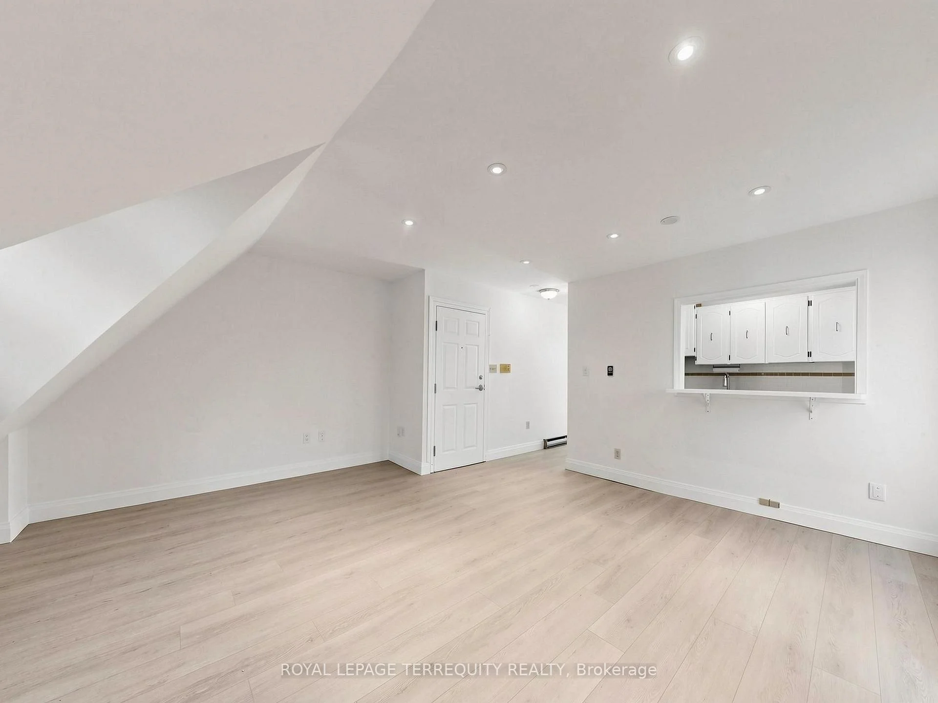 Photo 22 of Unit 3, 41 Summerhill Avenue, Toronto, Rosedale-Moore Park — HOMEH
