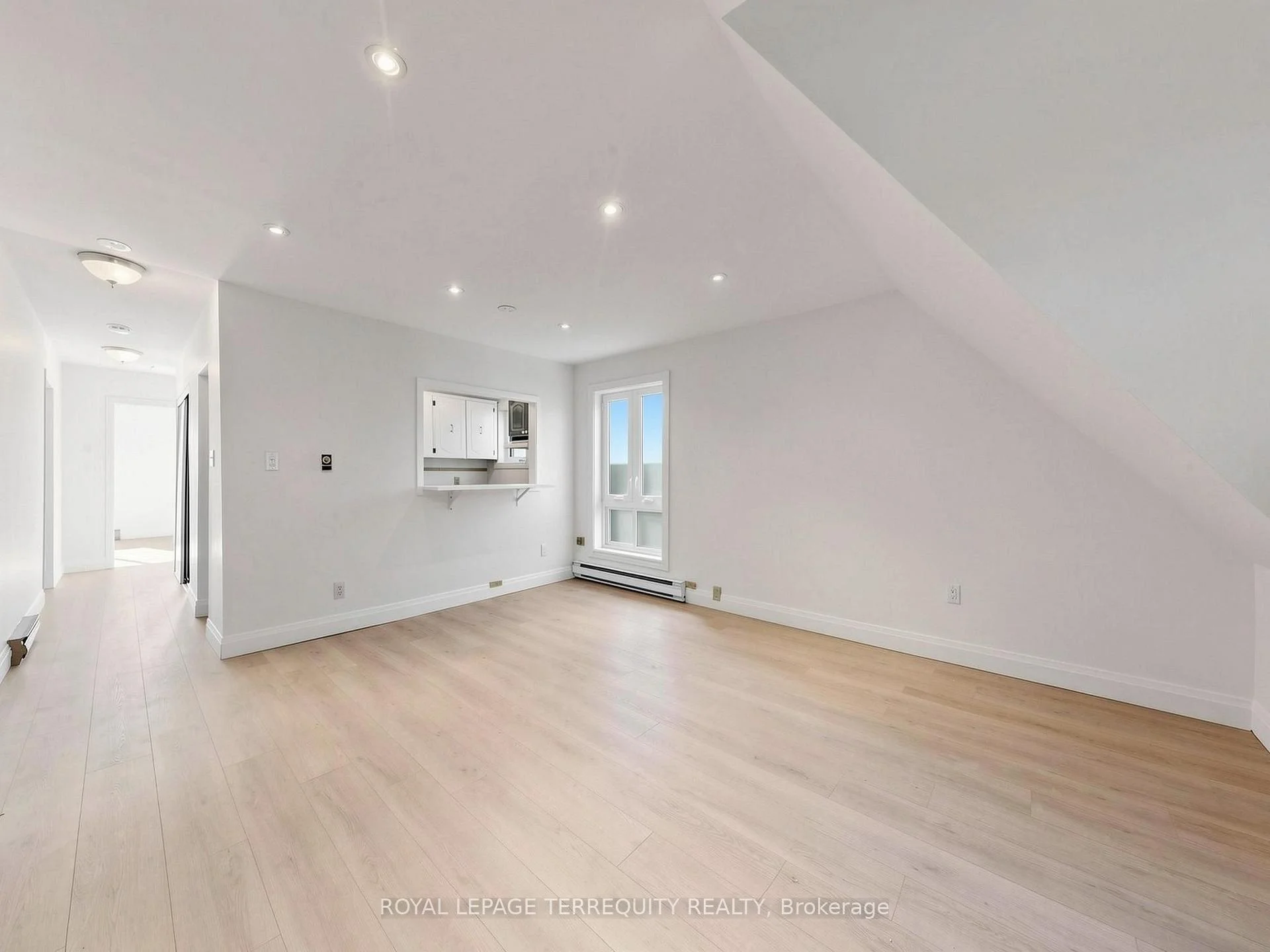 Photo 24 of Unit 3, 41 Summerhill Avenue, Toronto, Rosedale-Moore Park — HOMEH
