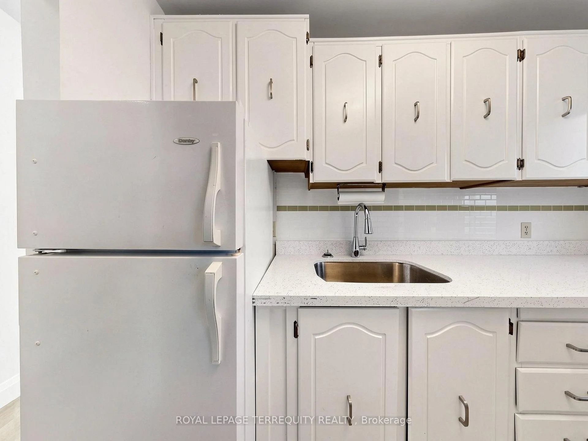 Photo 30 of Unit 3, 41 Summerhill Avenue, Toronto, Rosedale-Moore Park — HOMEH