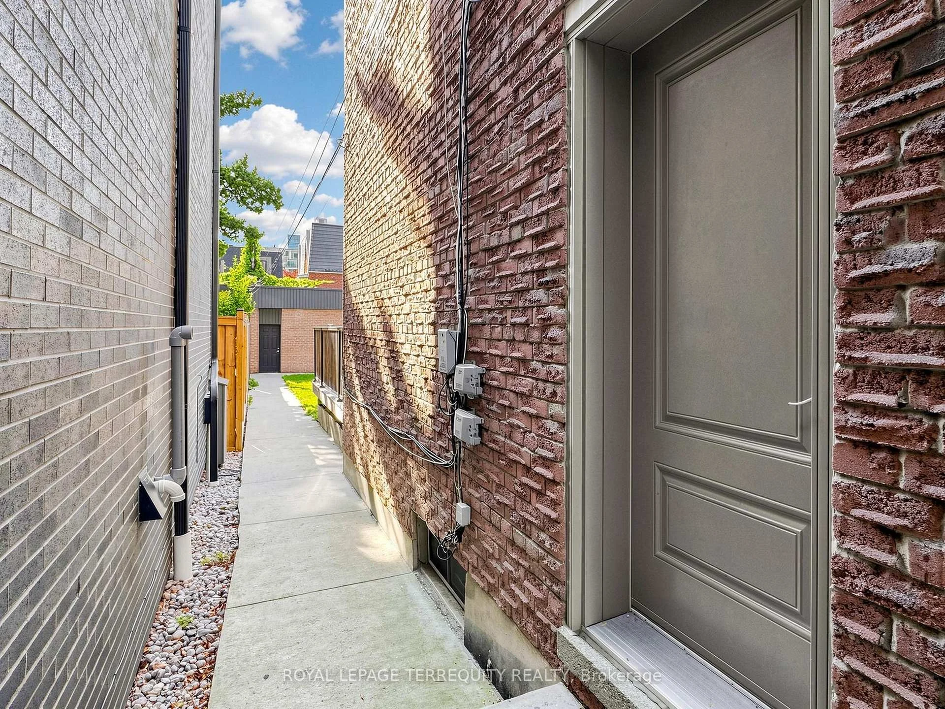 Photo 69 of Unit 3, 41 Summerhill Avenue, Toronto, Rosedale-Moore Park — HOMEH