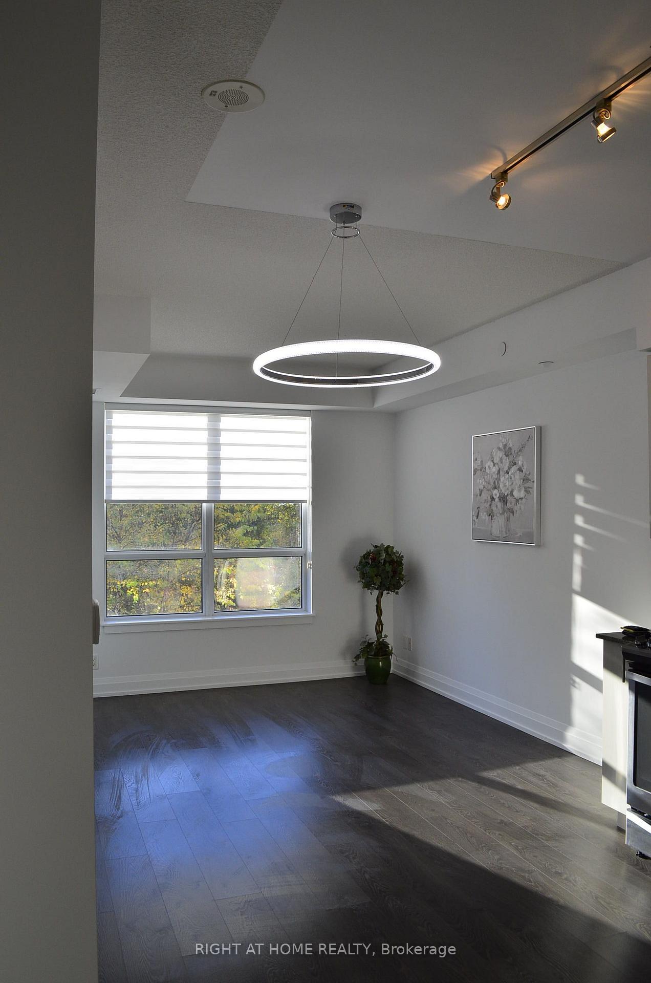 Photo 9 of Unit 323, 7900 Bathurst Street, Vaughan, Beverley Glen — HOMEH