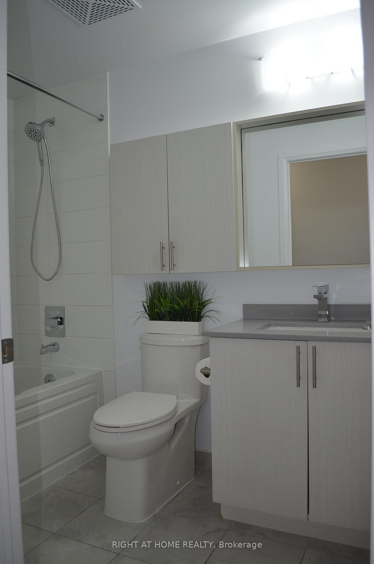 Photo 17 of Unit 323, 7900 Bathurst Street, Vaughan, Beverley Glen — HOMEH