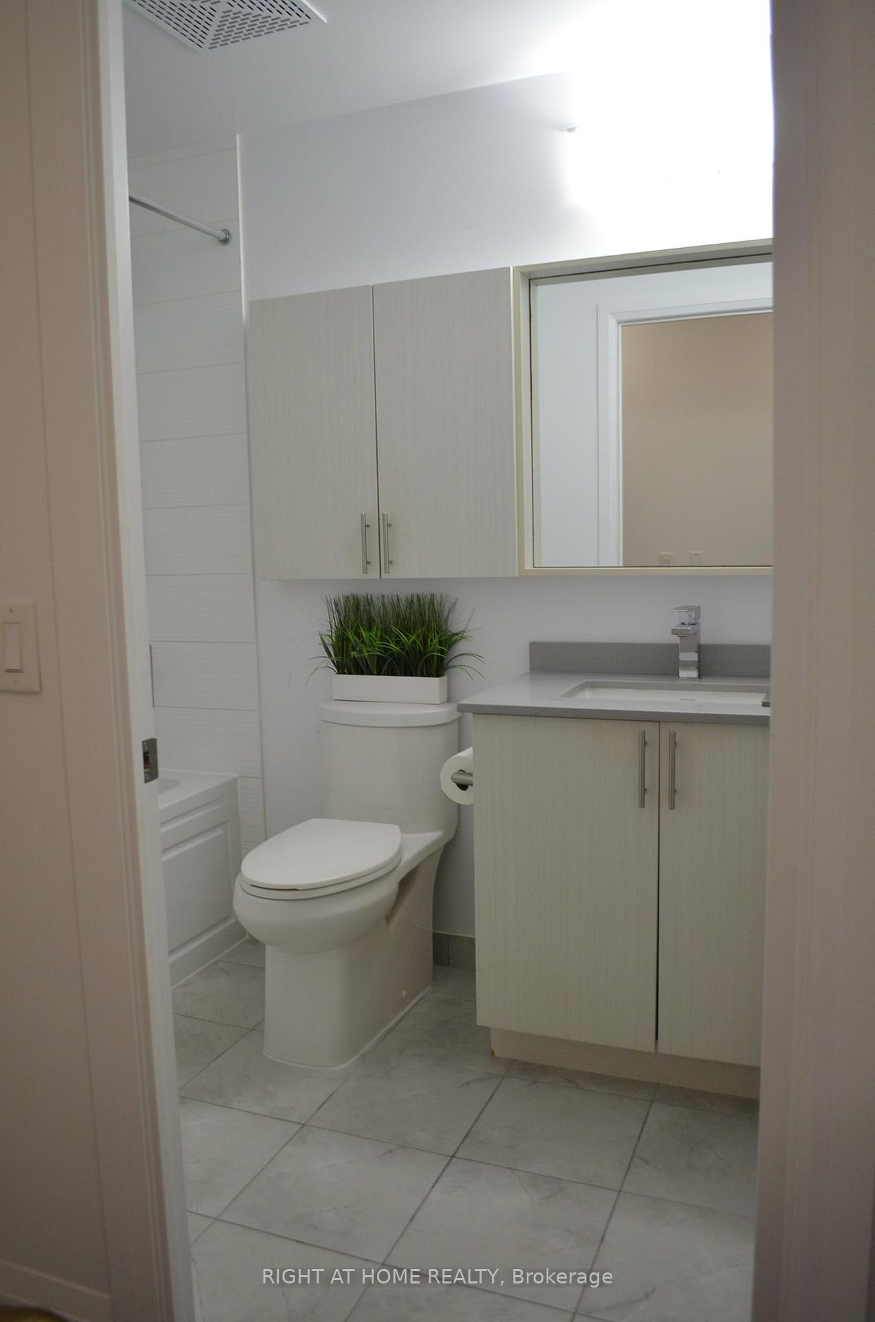 Photo 23 of Unit 323, 7900 Bathurst Street, Vaughan, Beverley Glen — HOMEH