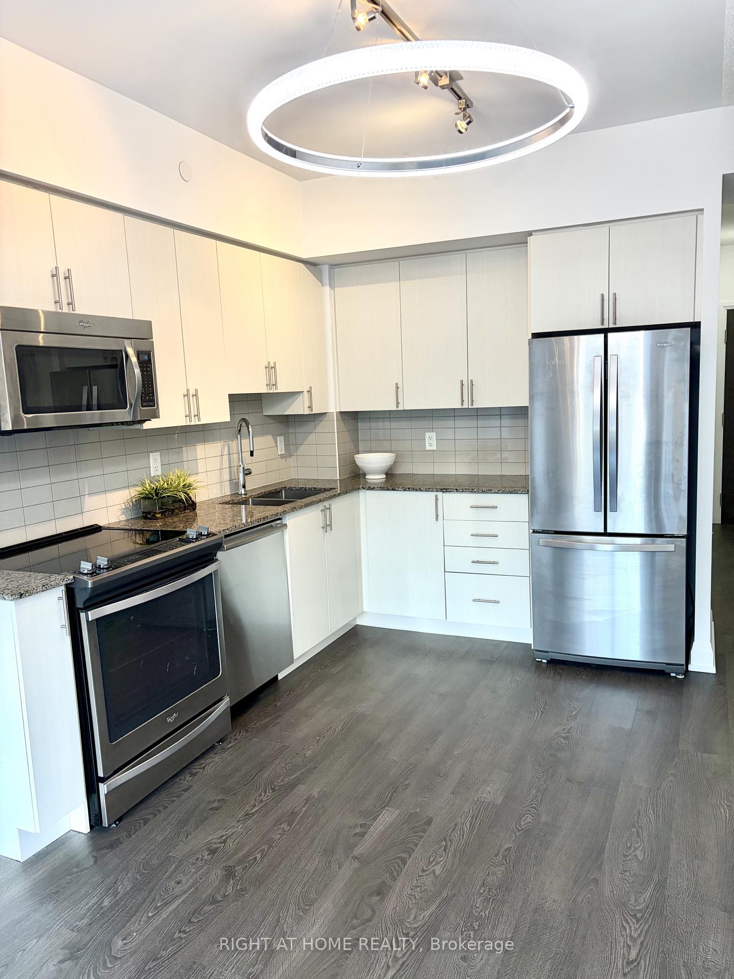 Photo 4 of Unit 323, 7900 Bathurst Street, Vaughan, Beverley Glen — HOMEH