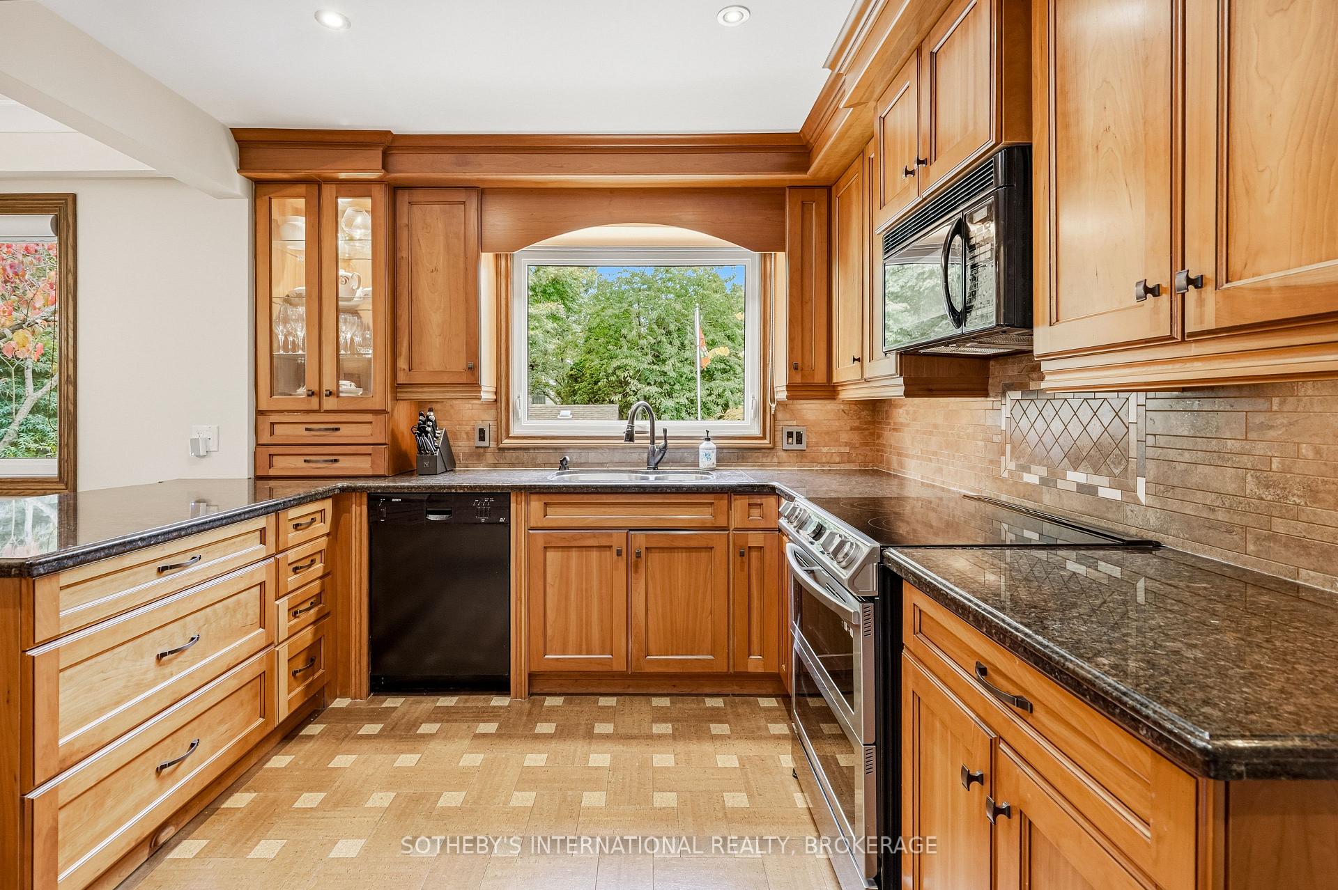 Photo 12 of 55 Shoreline Drive, St. Catharines, Lakeshore — HOMEH