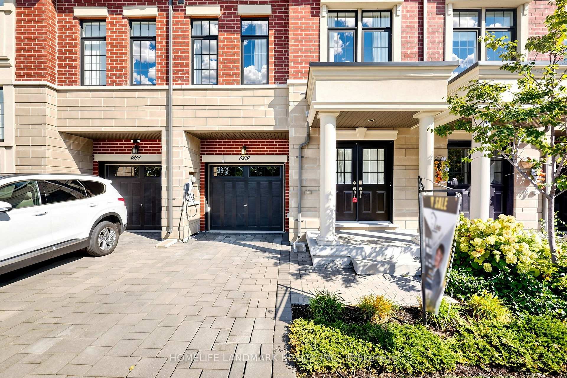 Photo 2 of 1669 Vellore Crescent, Mississauga, Mineola — HOMEH