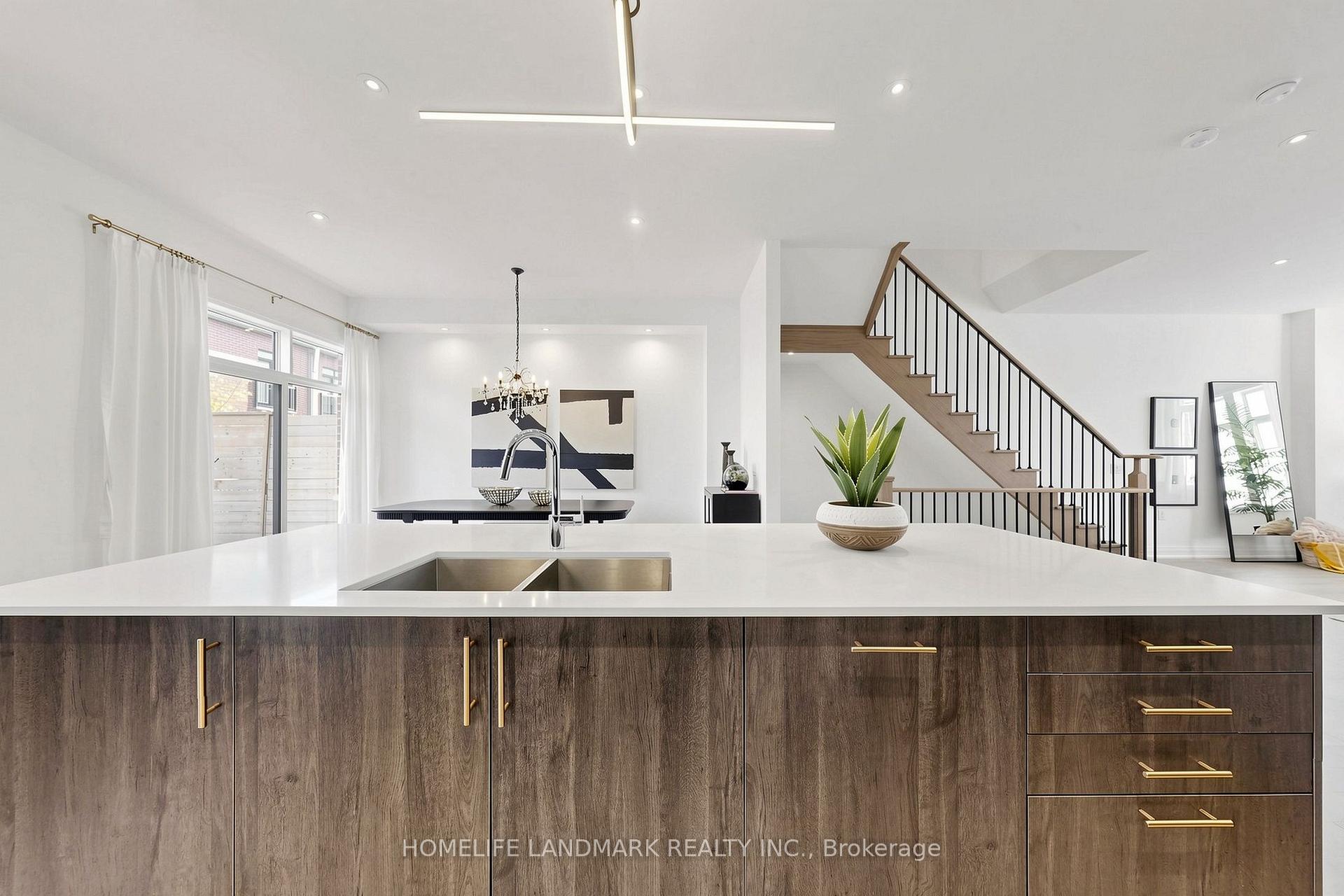 Photo 17 of 1669 Vellore Crescent, Mississauga, Mineola — HOMEH