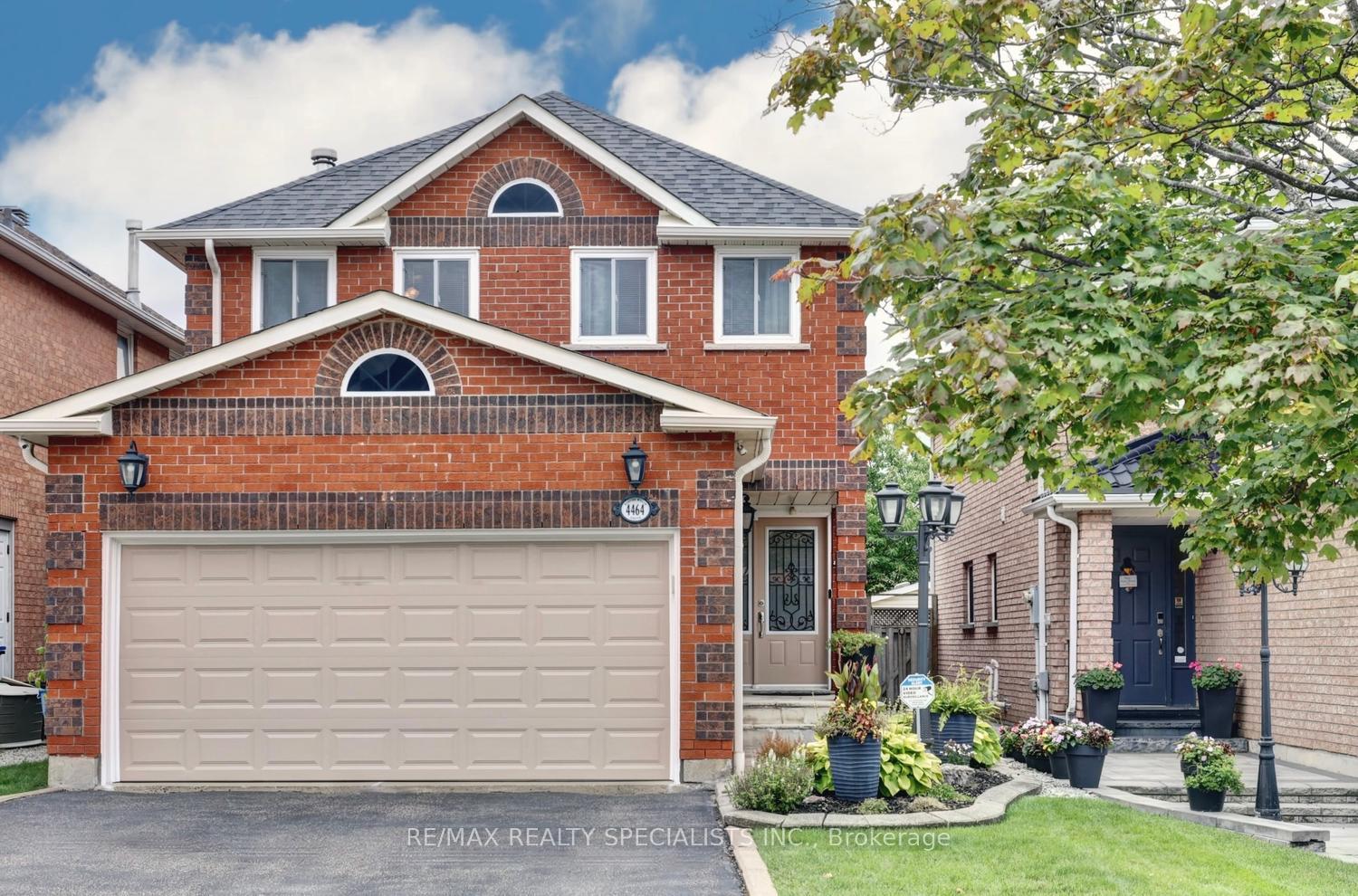Photo 1 of 4464 Weeping Willow Drive, Mississauga, East Credit — HOMEH