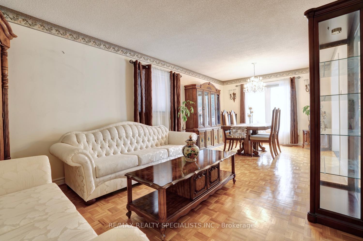 Photo 7 of 4464 Weeping Willow Drive, Mississauga, East Credit — HOMEH