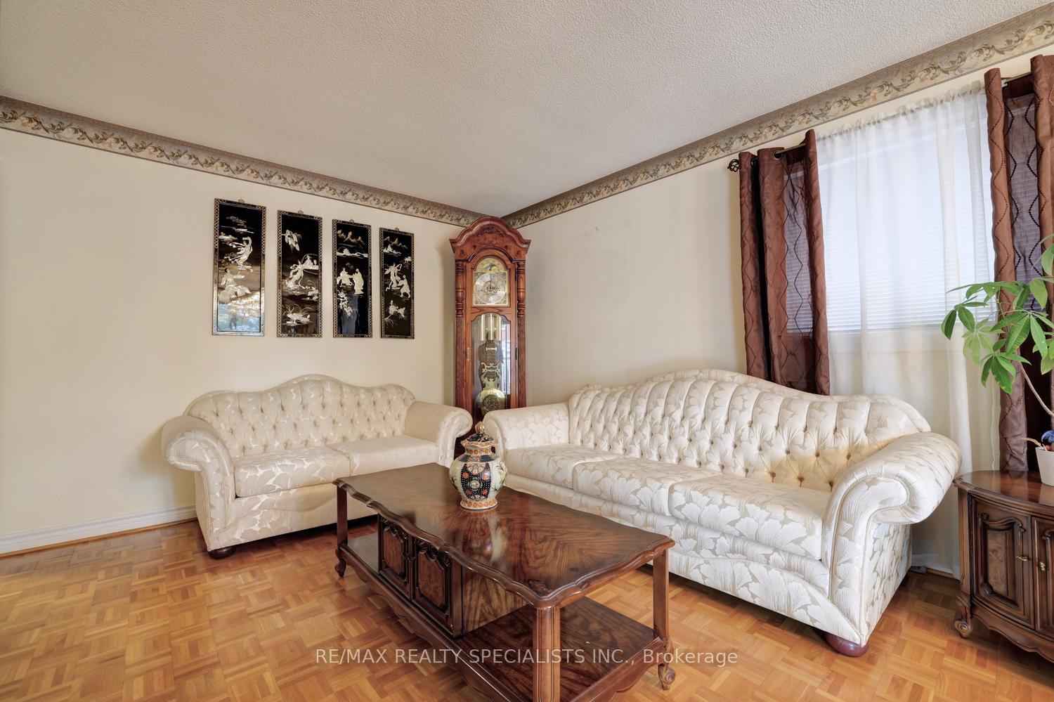 Photo 9 of 4464 Weeping Willow Drive, Mississauga, East Credit — HOMEH