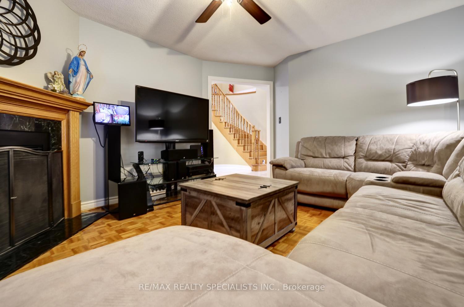 Photo 16 of 4464 Weeping Willow Drive, Mississauga, East Credit — HOMEH