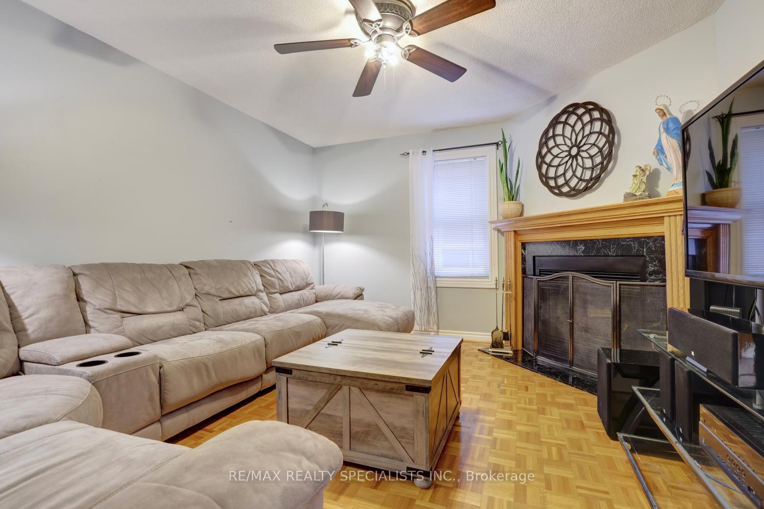 Photo 17 of 4464 Weeping Willow Drive, Mississauga, East Credit — HOMEH
