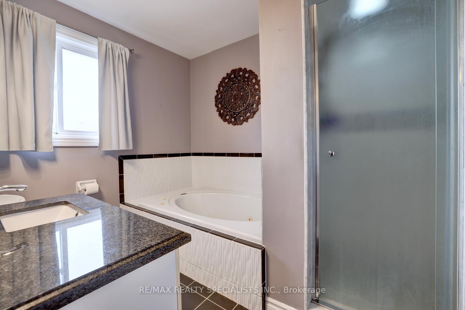 Photo 22 of 4464 Weeping Willow Drive, Mississauga, East Credit — HOMEH
