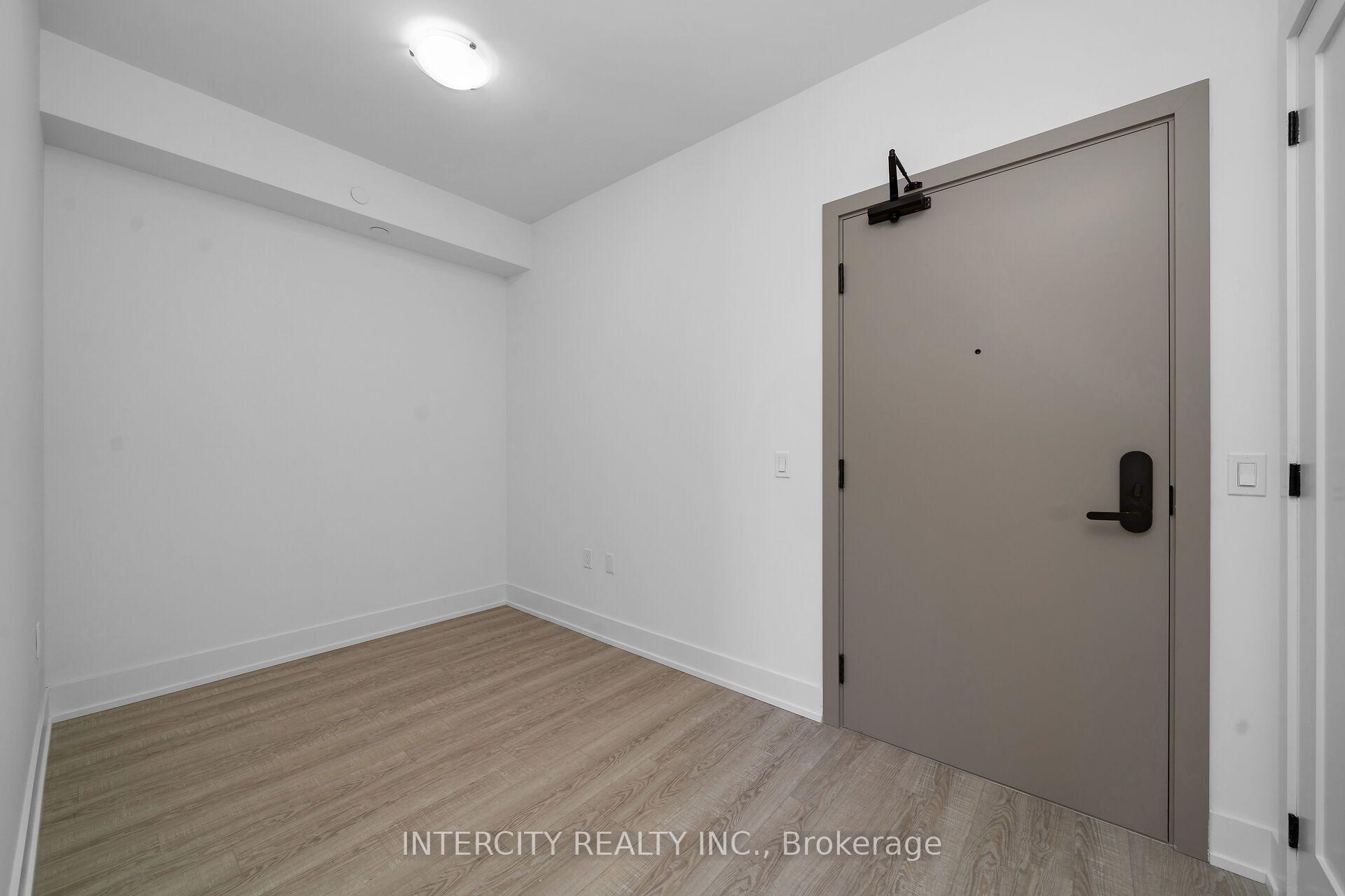 Photo 5 of Unit 355, 2075 King Road, King, King City — HOMEH