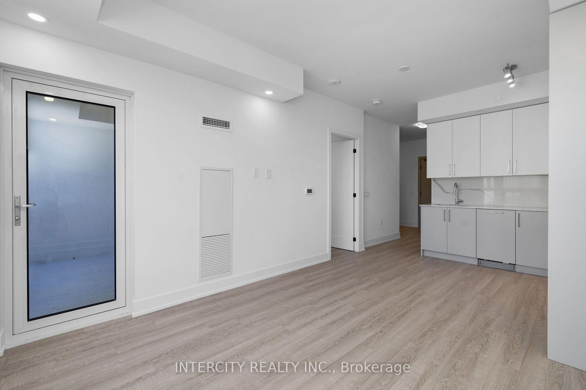 Photo 8 of Unit 355, 2075 King Road, King, King City — HOMEH