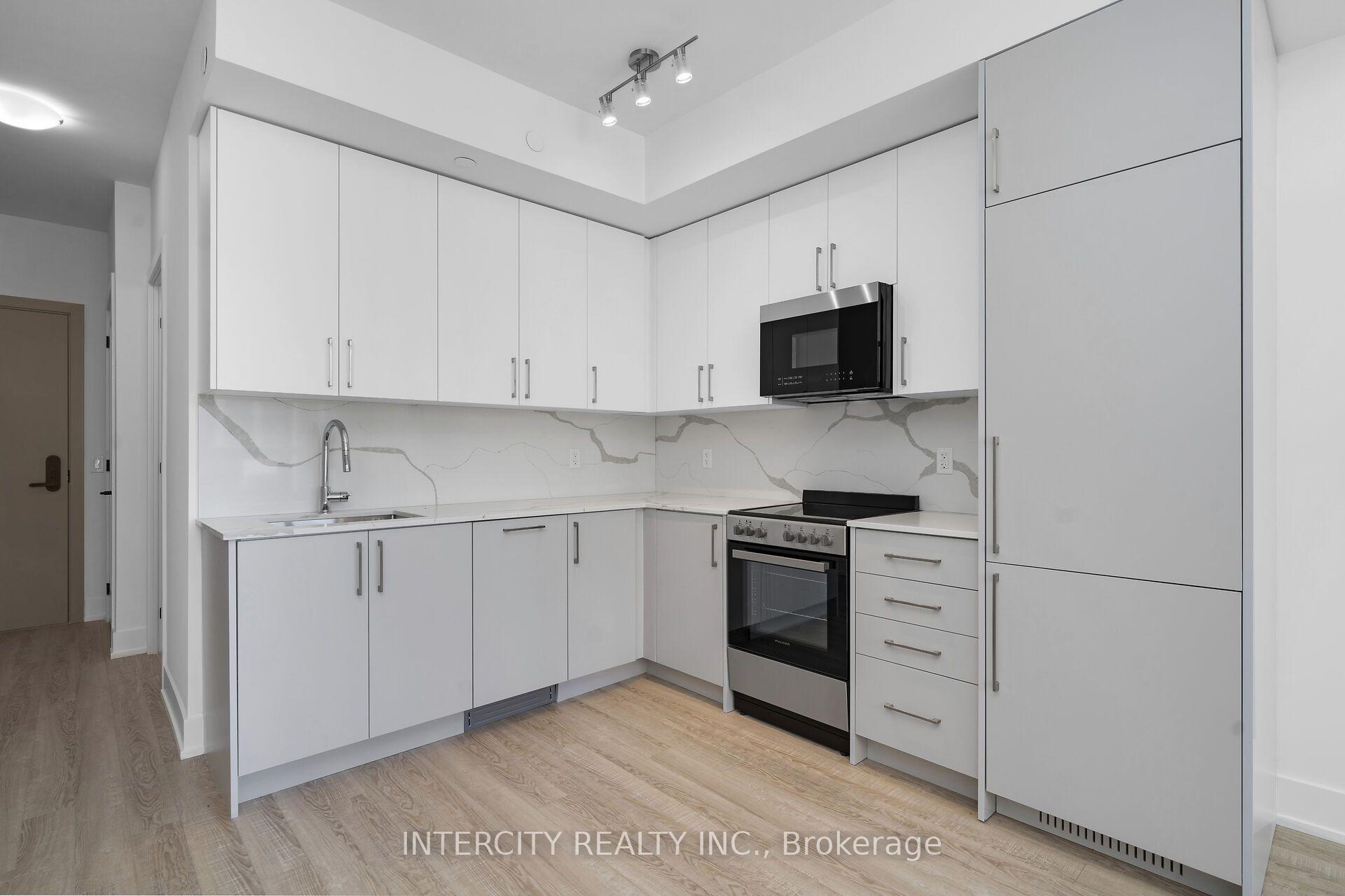 Photo 10 of Unit 355, 2075 King Road, King, King City — HOMEH