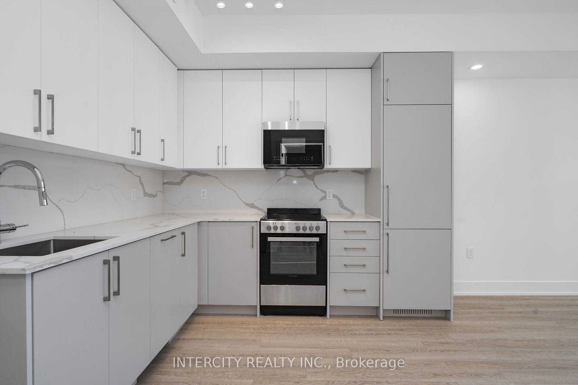 Photo 11 of Unit 355, 2075 King Road, King, King City — HOMEH