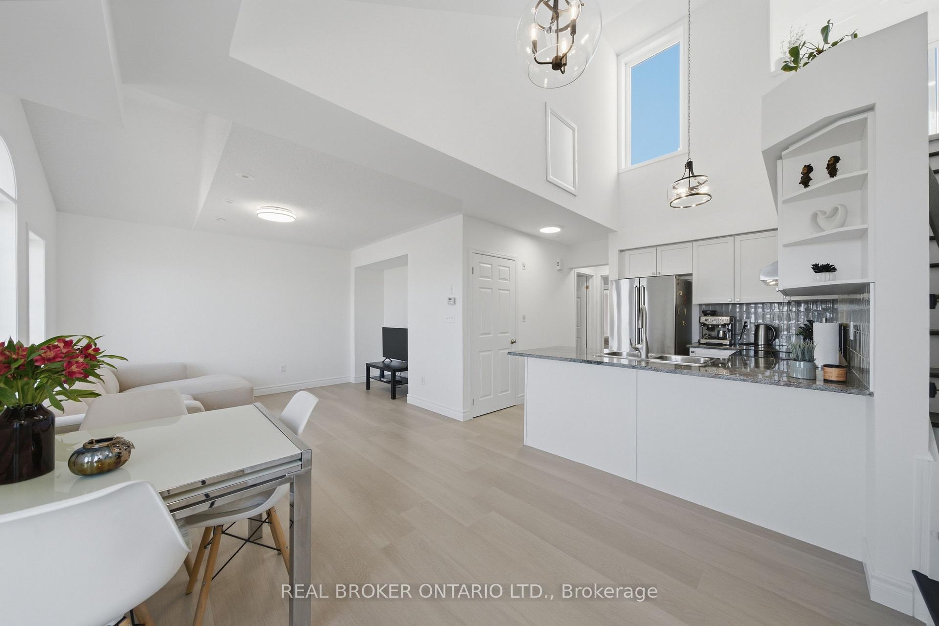 Photo 3 of Unit 6, 3026 Clayhill Road, Mississauga, Cooksville — HOMEH