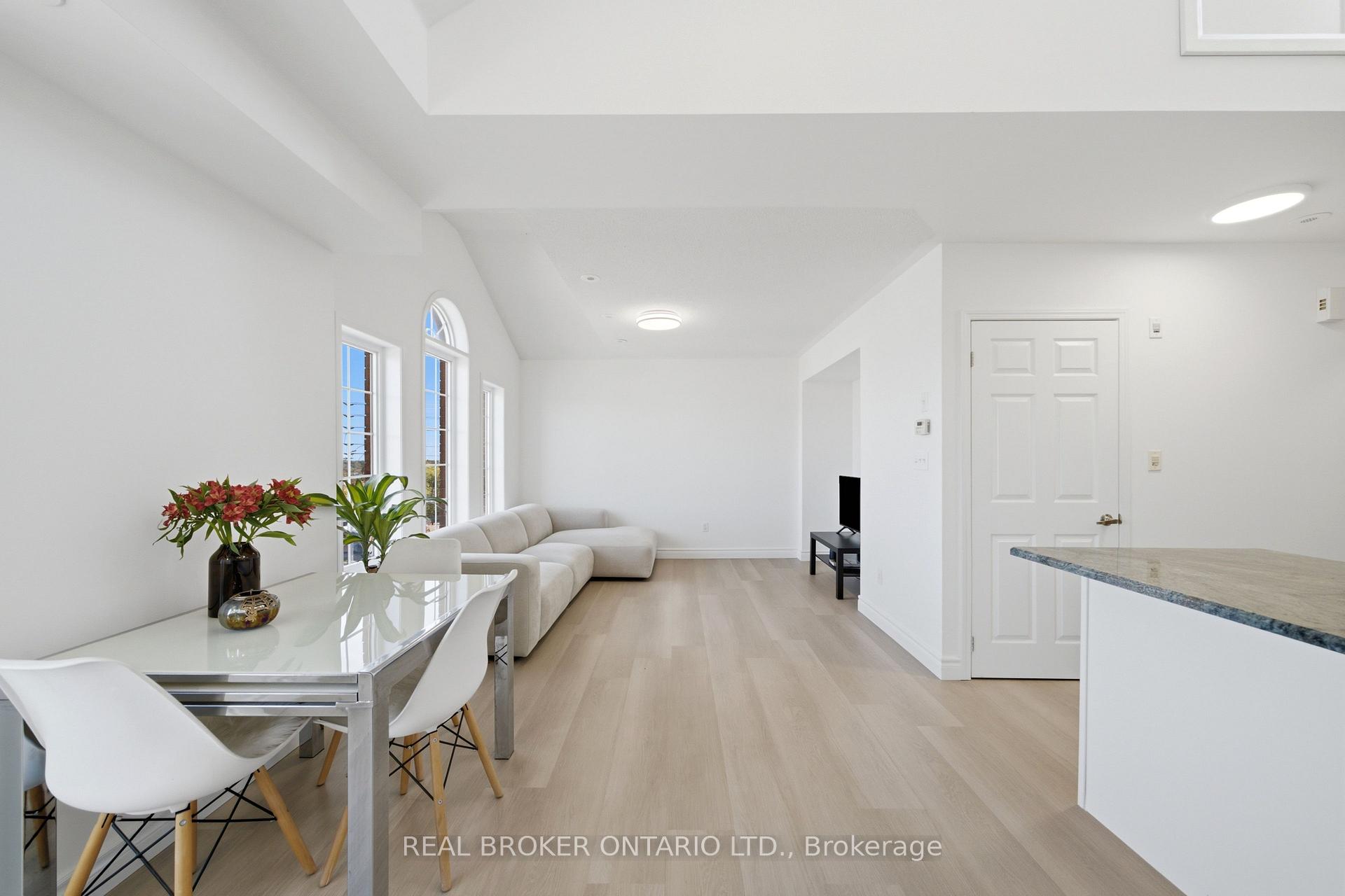 Photo 4 of Unit 6, 3026 Clayhill Road, Mississauga, Cooksville — HOMEH