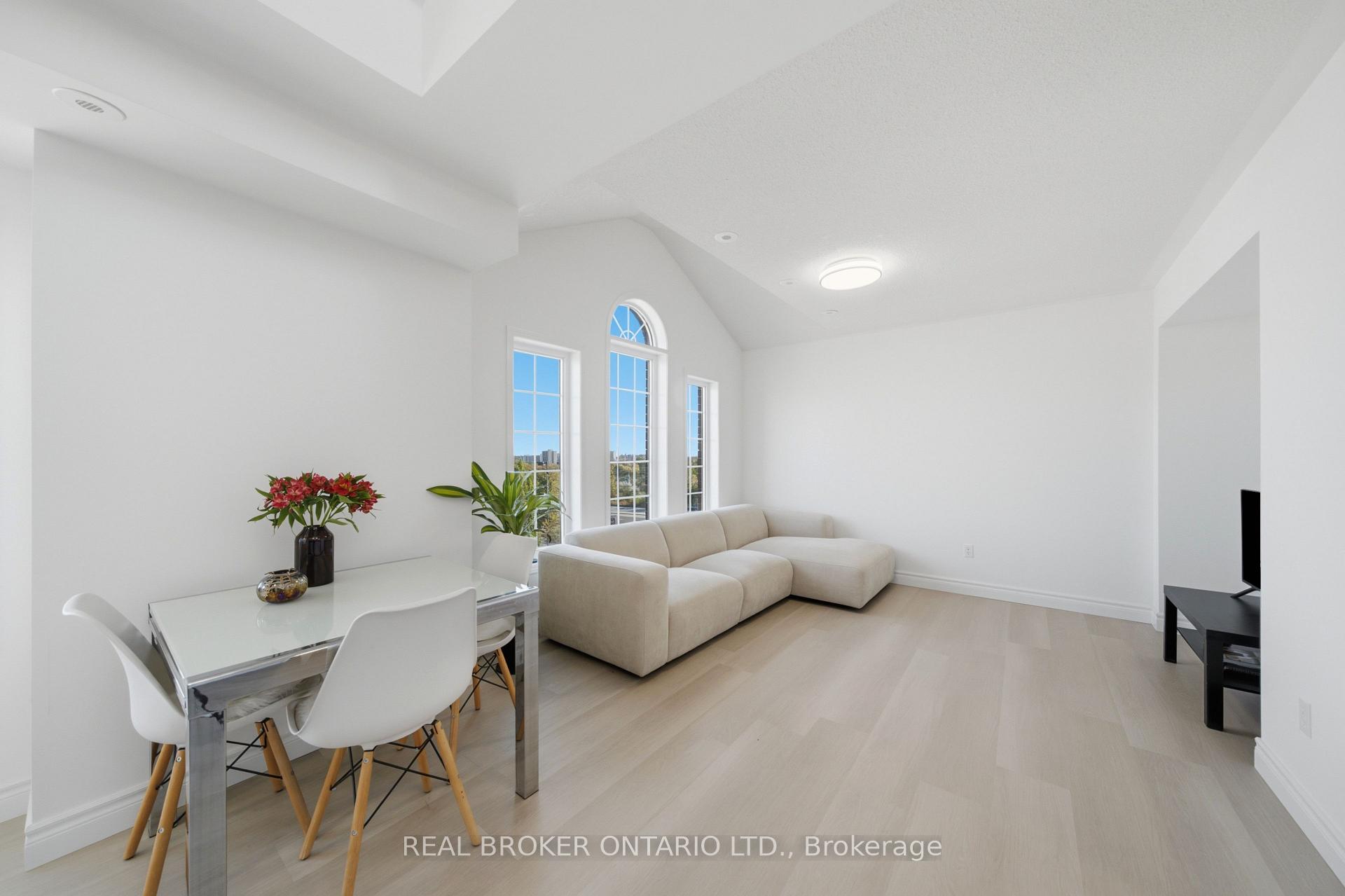 Photo 5 of Unit 6, 3026 Clayhill Road, Mississauga, Cooksville — HOMEH