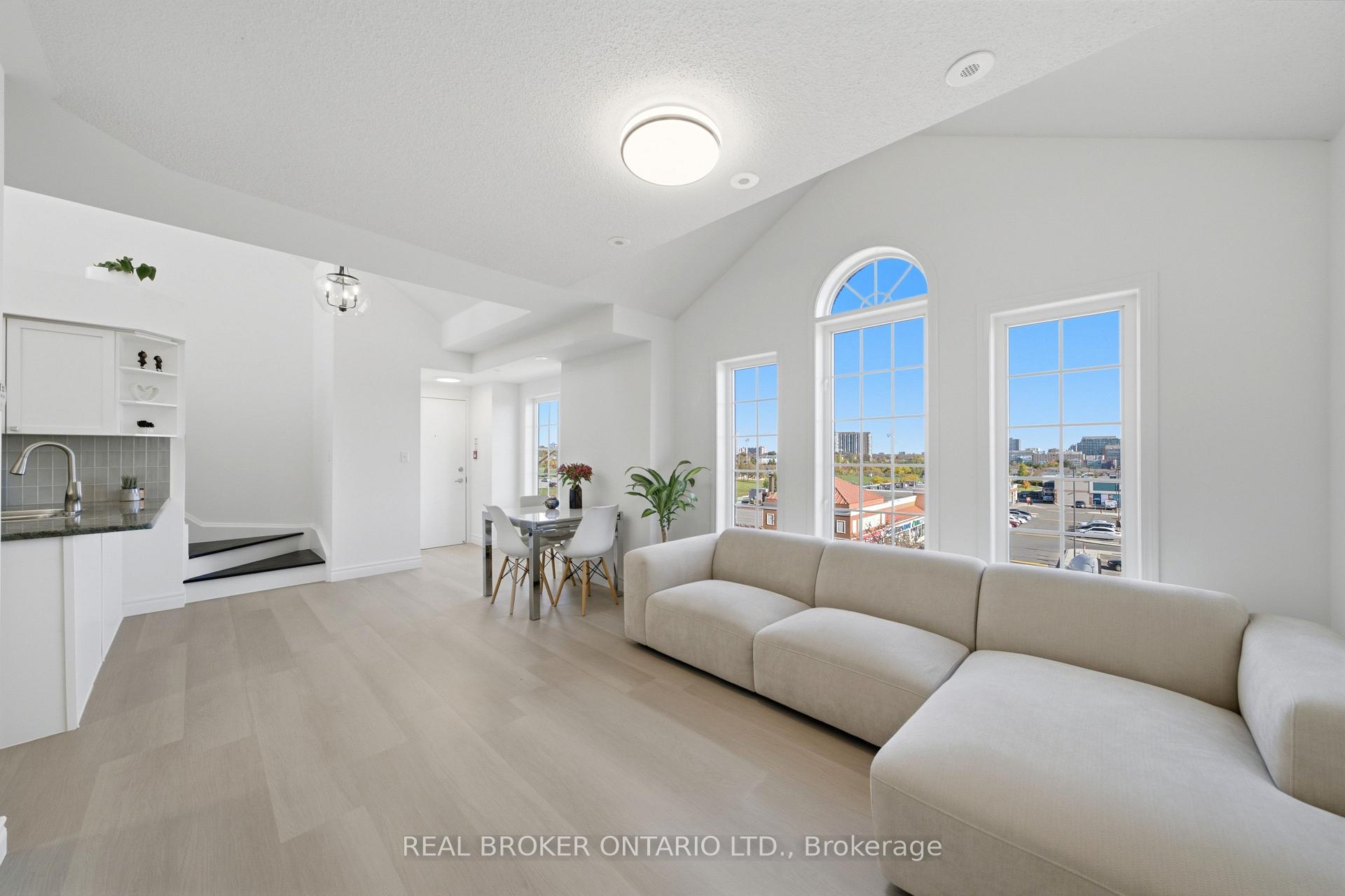 Photo 6 of Unit 6, 3026 Clayhill Road, Mississauga, Cooksville — HOMEH