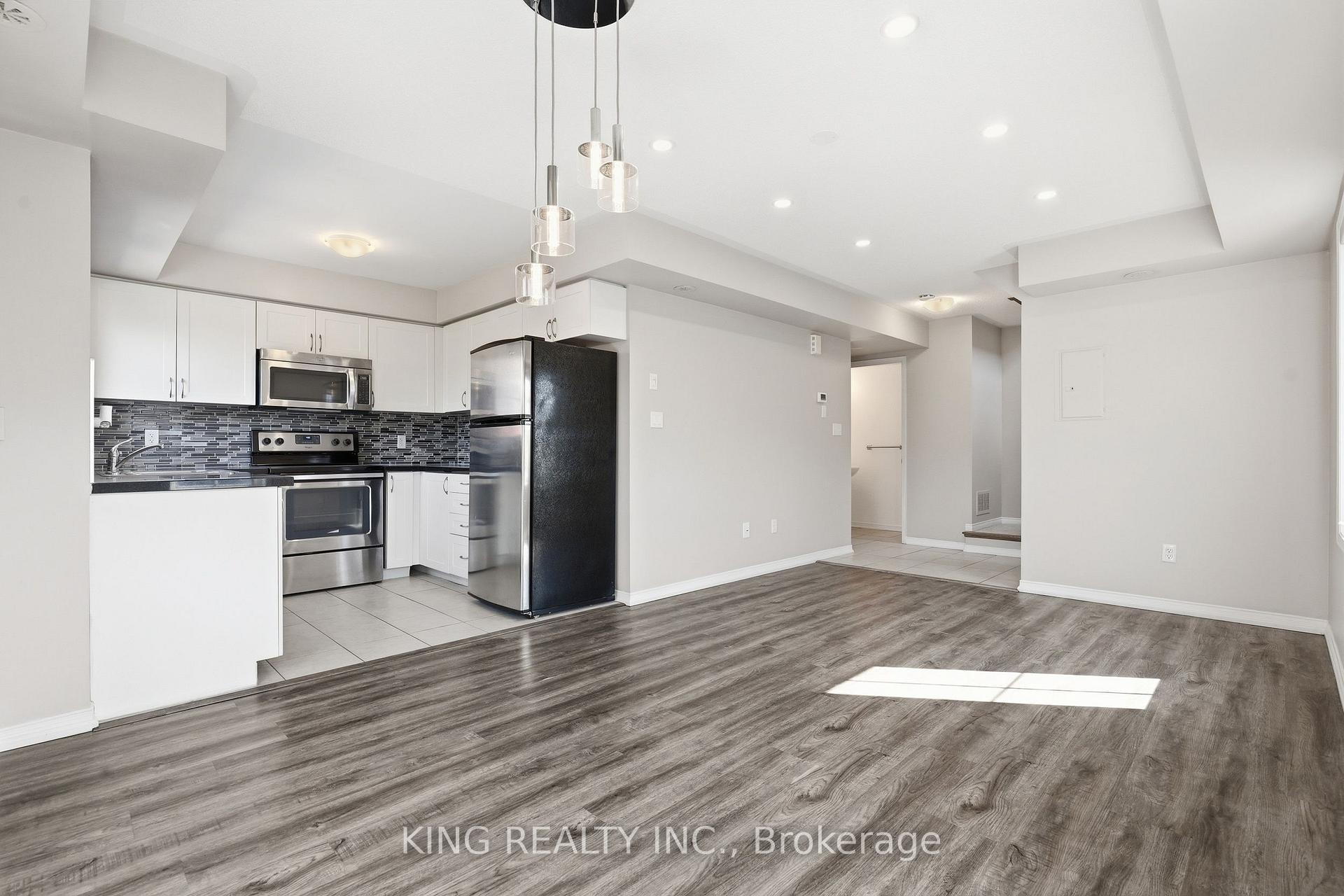 Photo 8 of Unit 8, 35 Hays Boulevard, Oakville, River Oaks — HOMEH