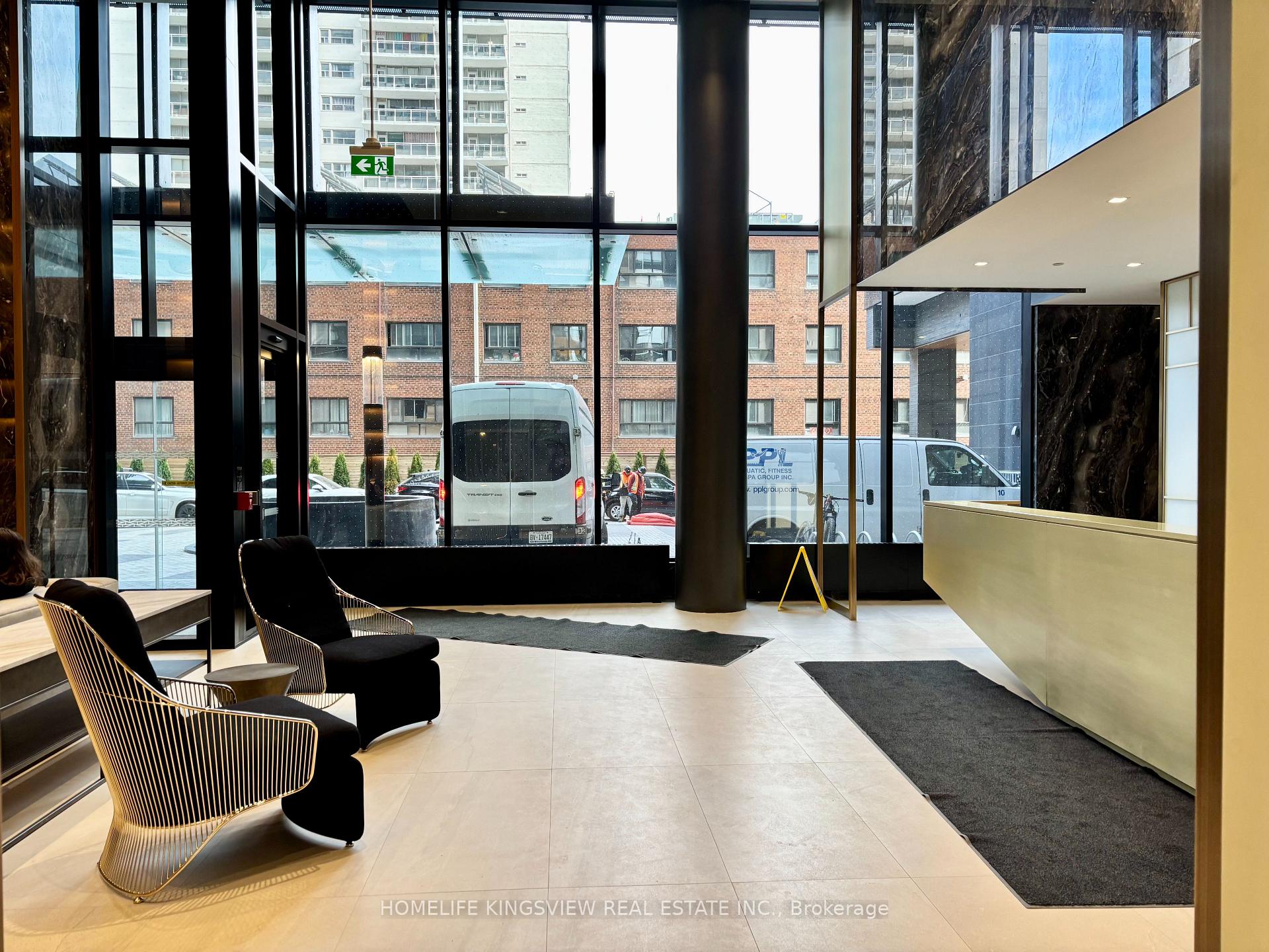 Photo 4 of Unit 2013, 117 Broadway Avenue, Toronto, Mount Pleasant West — HOMEH