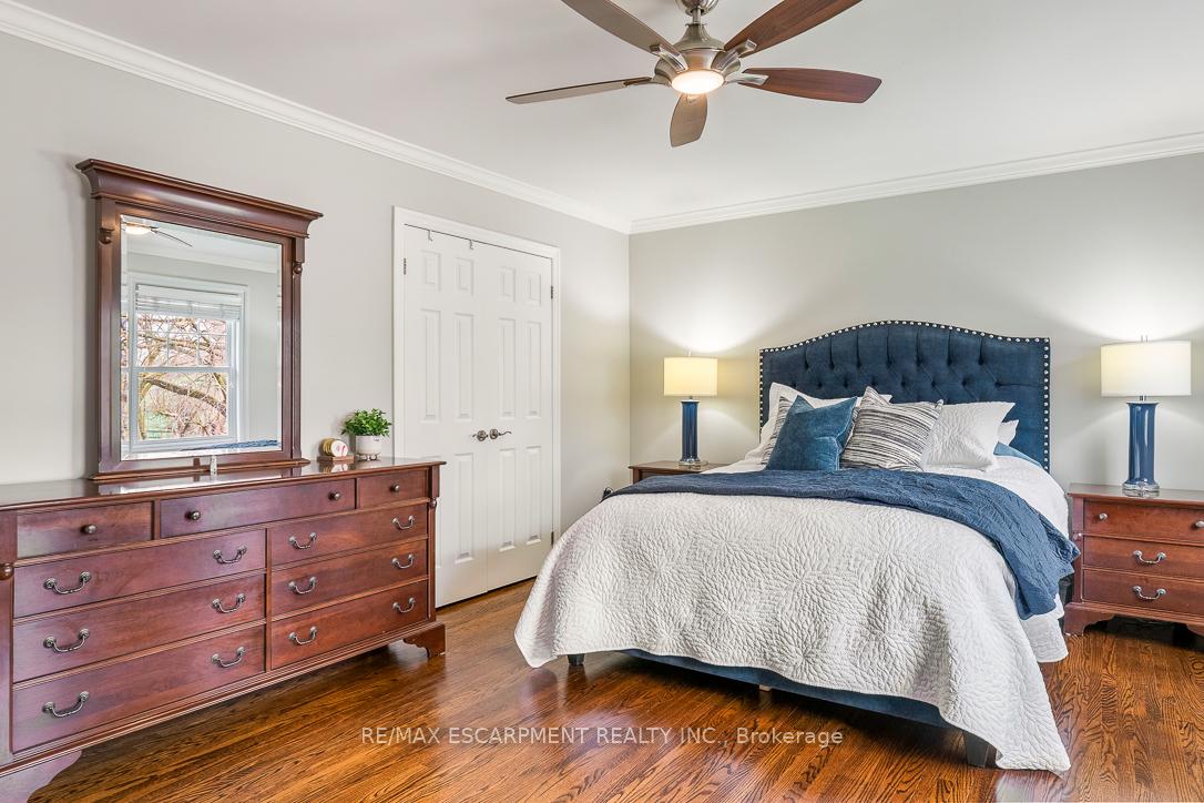 Photo 23 of 996 Cresthampton Lane, Mississauga, Lorne Park — HOMEH