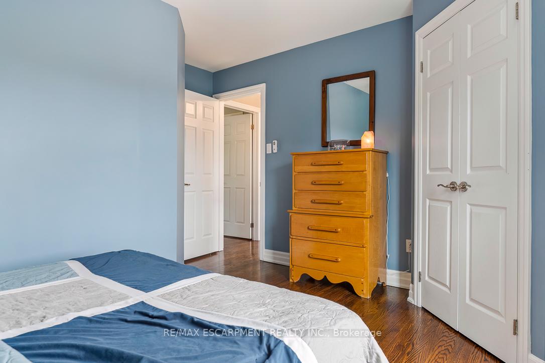 Photo 28 of 996 Cresthampton Lane, Mississauga, Lorne Park — HOMEH