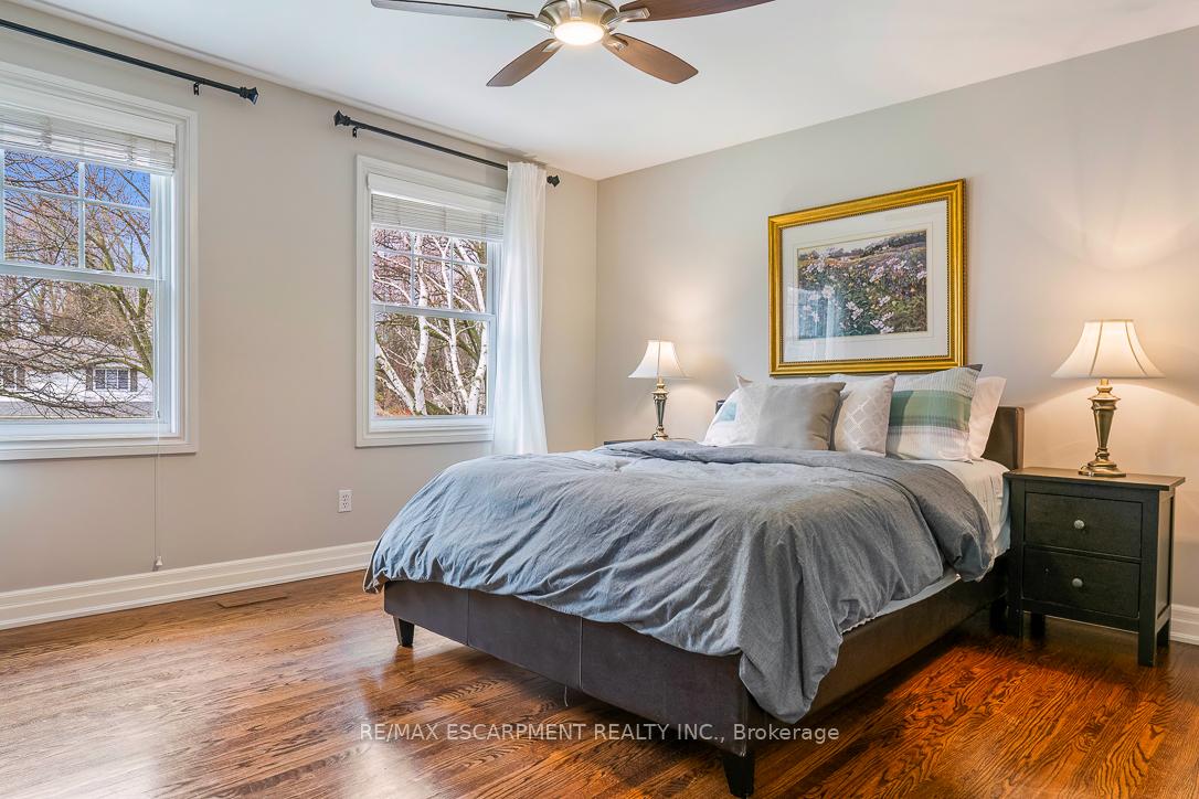 Photo 29 of 996 Cresthampton Lane, Mississauga, Lorne Park — HOMEH