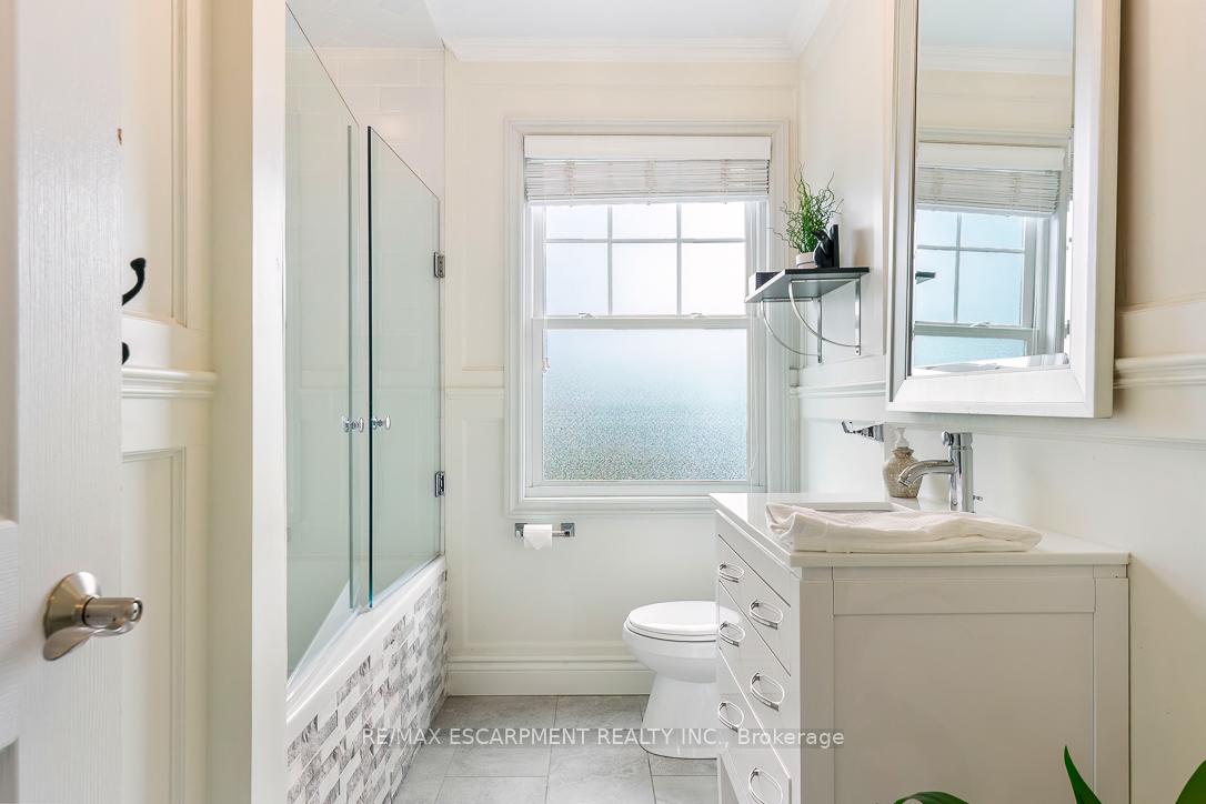 Photo 33 of 996 Cresthampton Lane, Mississauga, Lorne Park — HOMEH