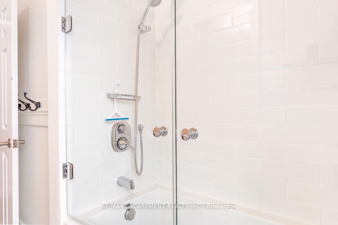 Photo 34 of 996 Cresthampton Lane, Mississauga, Lorne Park — HOMEH