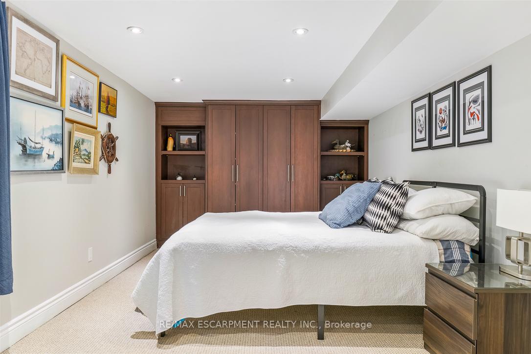 Photo 38 of 996 Cresthampton Lane, Mississauga, Lorne Park — HOMEH