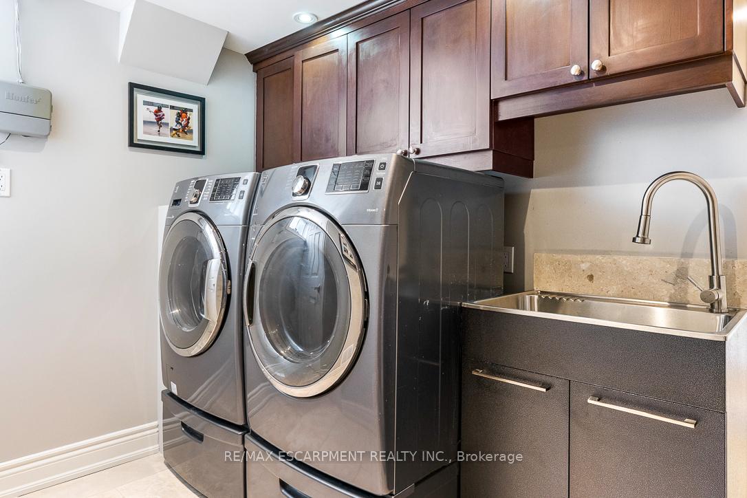 Photo 41 of 996 Cresthampton Lane, Mississauga, Lorne Park — HOMEH