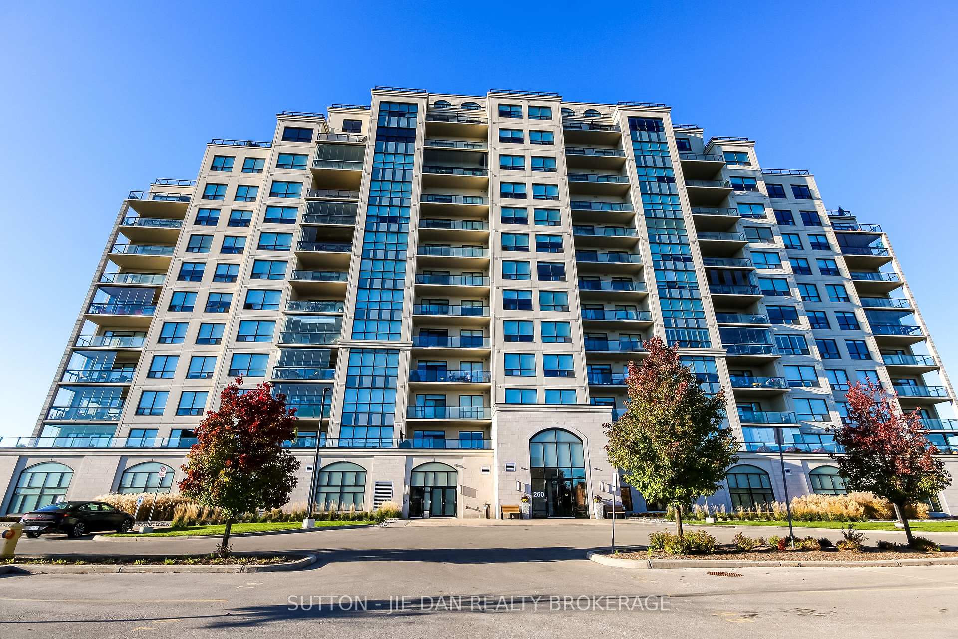 Photo of Unit 912, 260 Villagewalk Boulevard