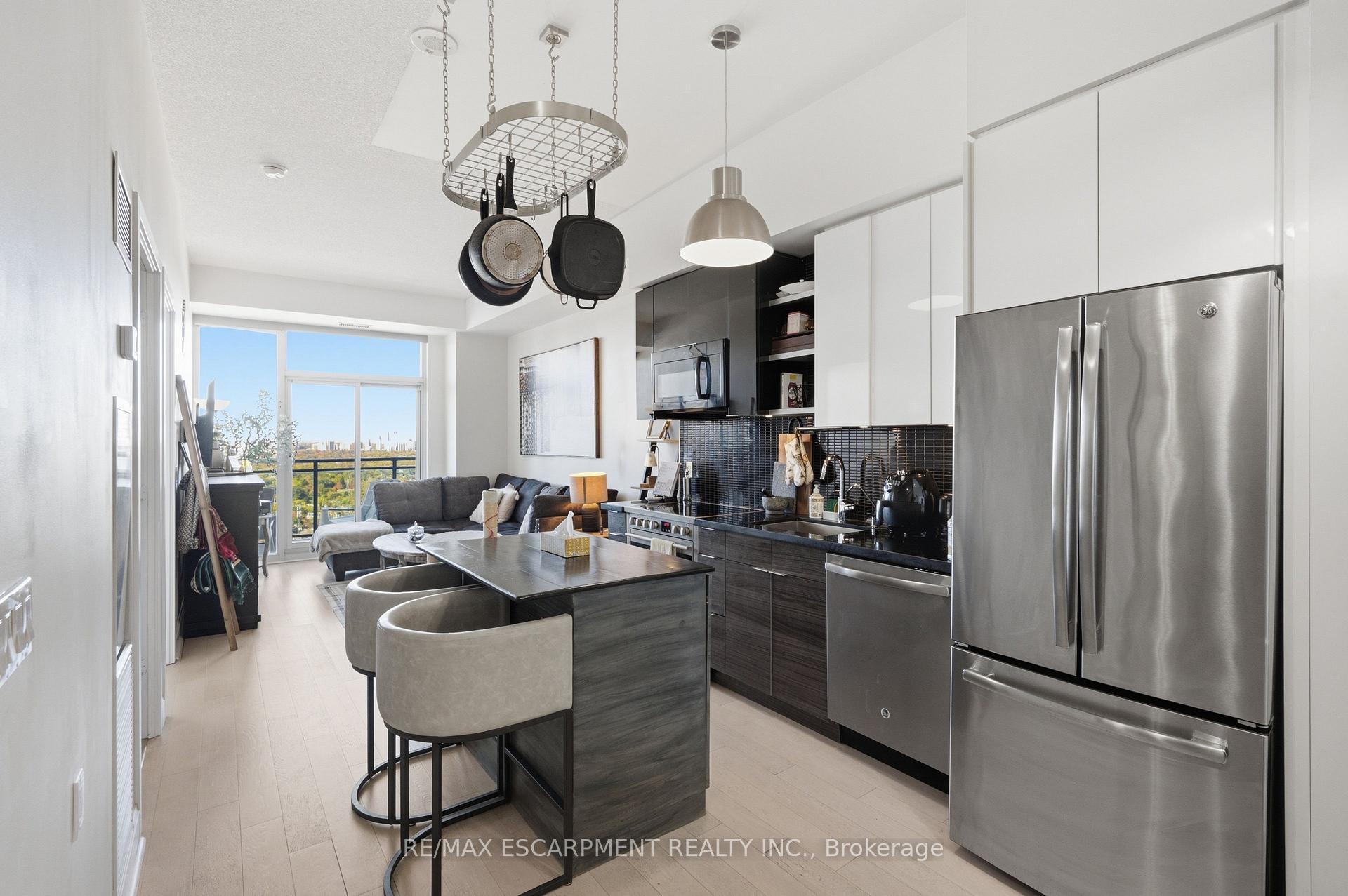 Photo 2 of Unit 3703, 33 Shore Breeze Drive, Etobicoke, Mimico — HOMEH
