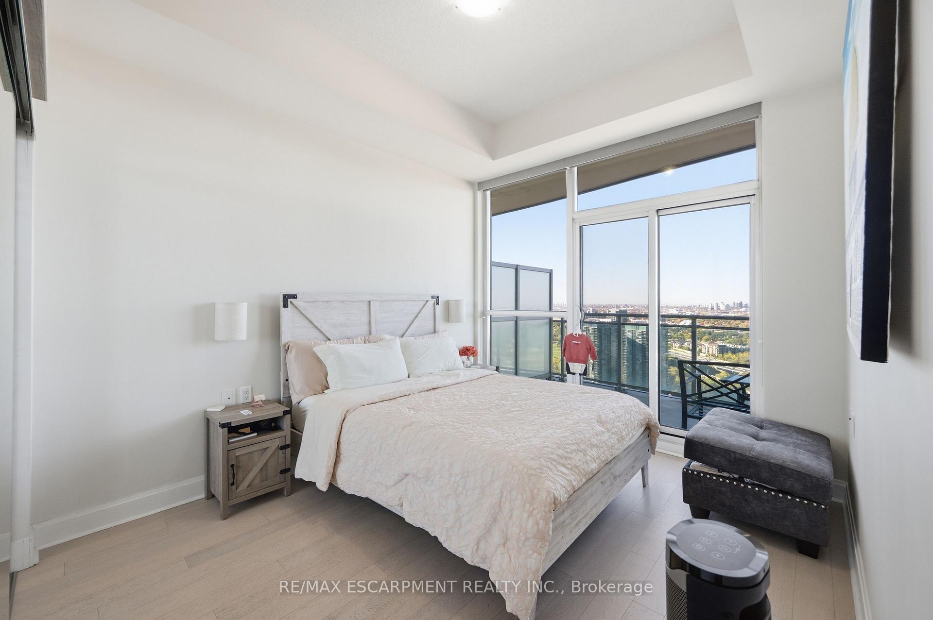 Photo 5 of Unit 3703, 33 Shore Breeze Drive, Etobicoke, Mimico — HOMEH