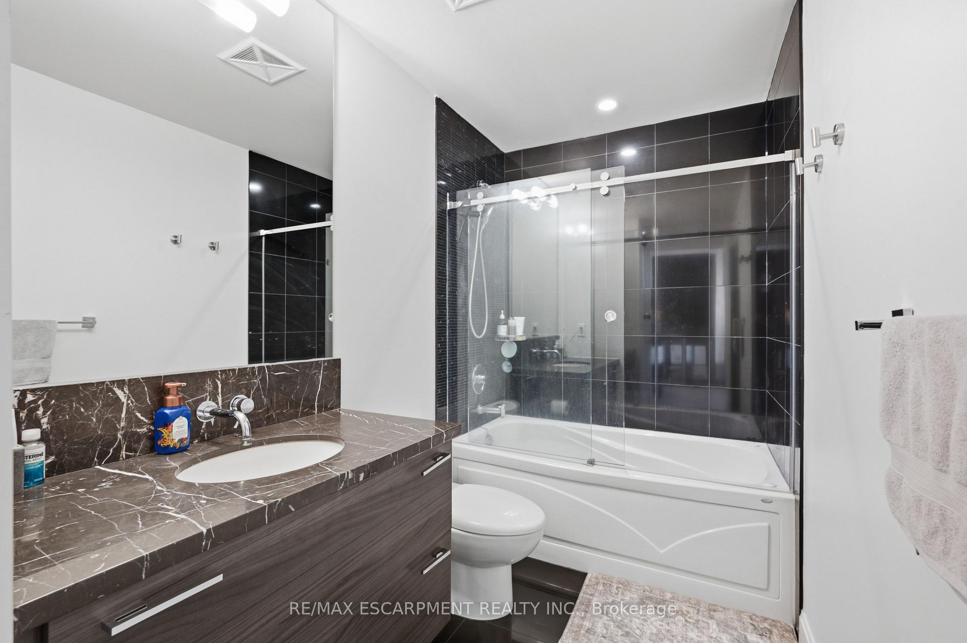 Photo 7 of Unit 3703, 33 Shore Breeze Drive, Etobicoke, Mimico — HOMEH
