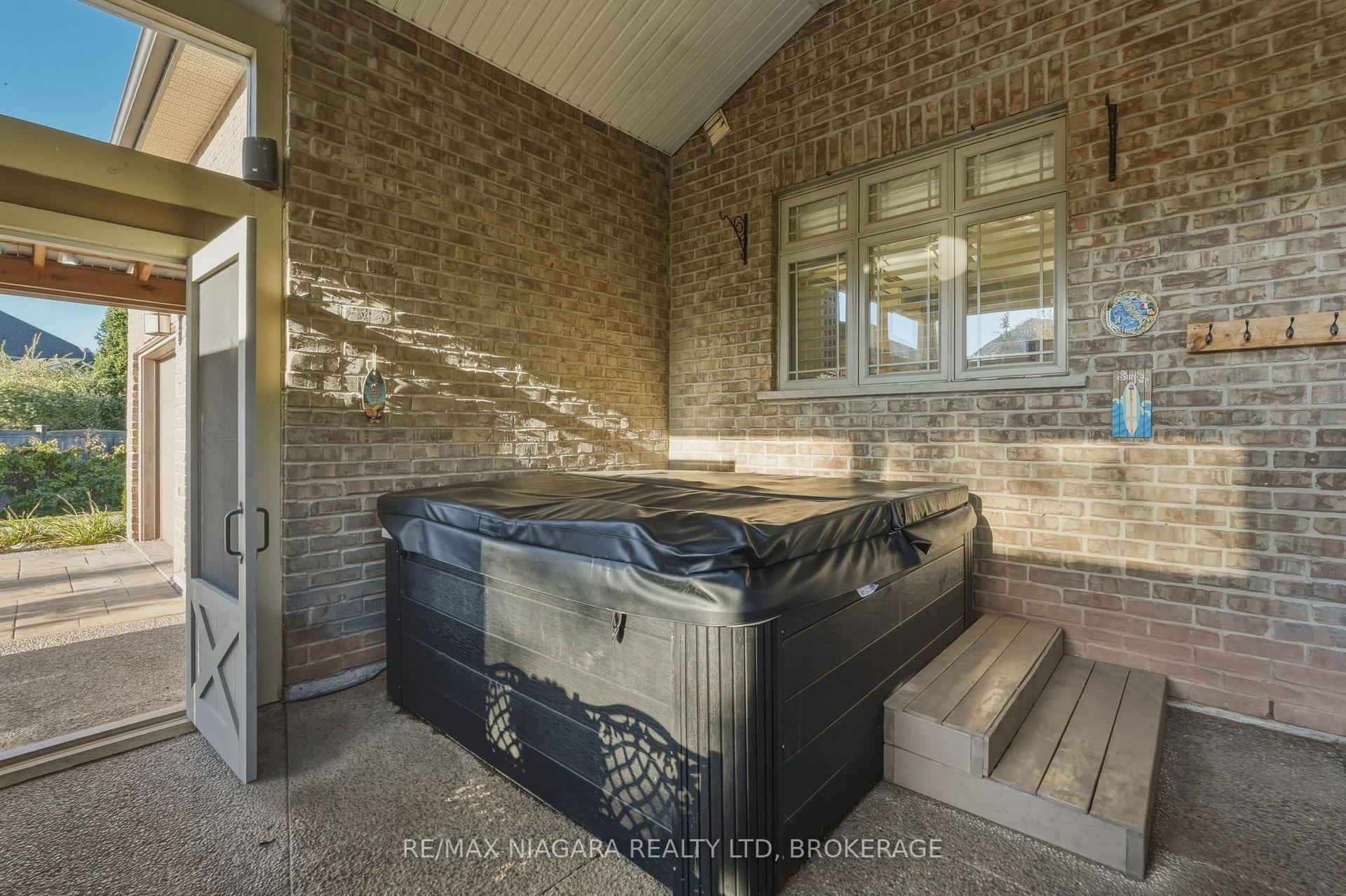 Photo 37 of 76 Terrace Drive, Grimsby, Grimsby East — HOMEH