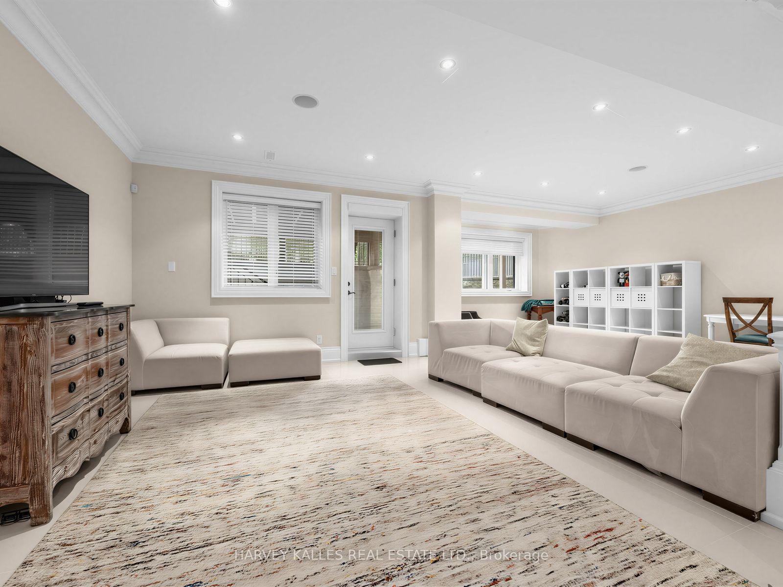 Photo 35 of 125 Bannockburn Avenue, Toronto, Bedford Park-Nortown — HOMEH