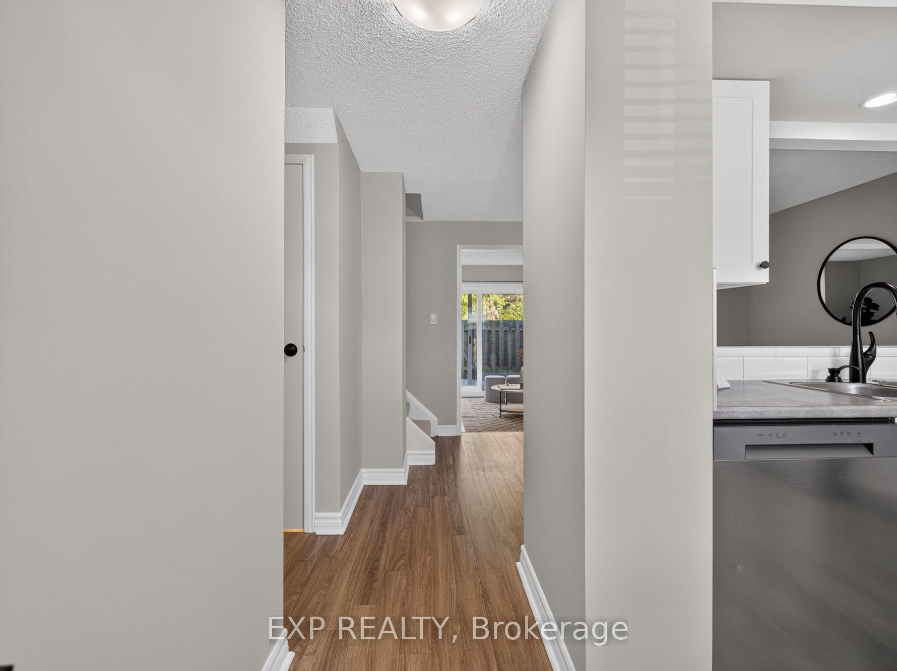 Photo 3 of Unit 20, 242 Lakeport Road, St. Catharines, Lakeport — HOMEH