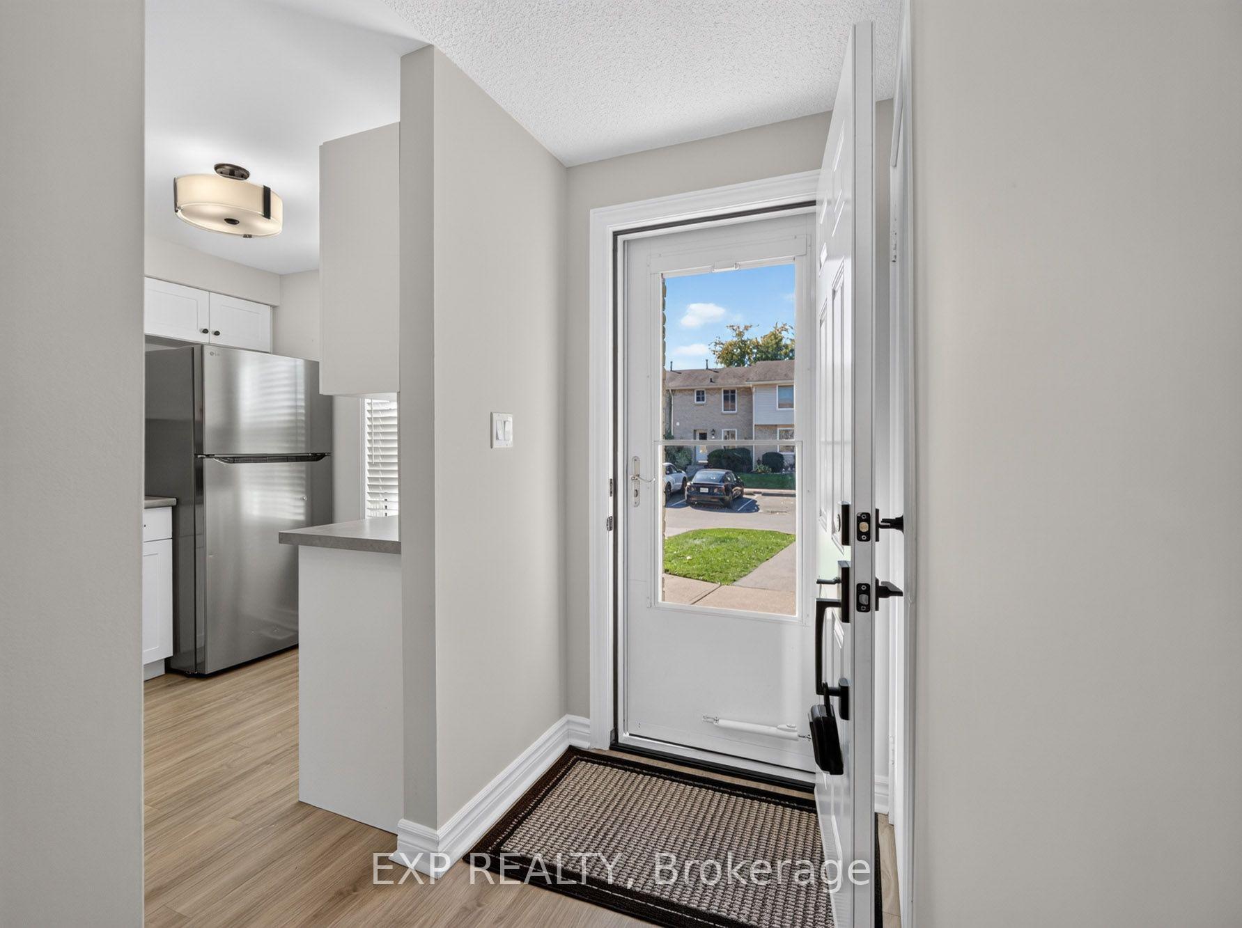 Photo 4 of Unit 20, 242 Lakeport Road, St. Catharines, Lakeport — HOMEH
