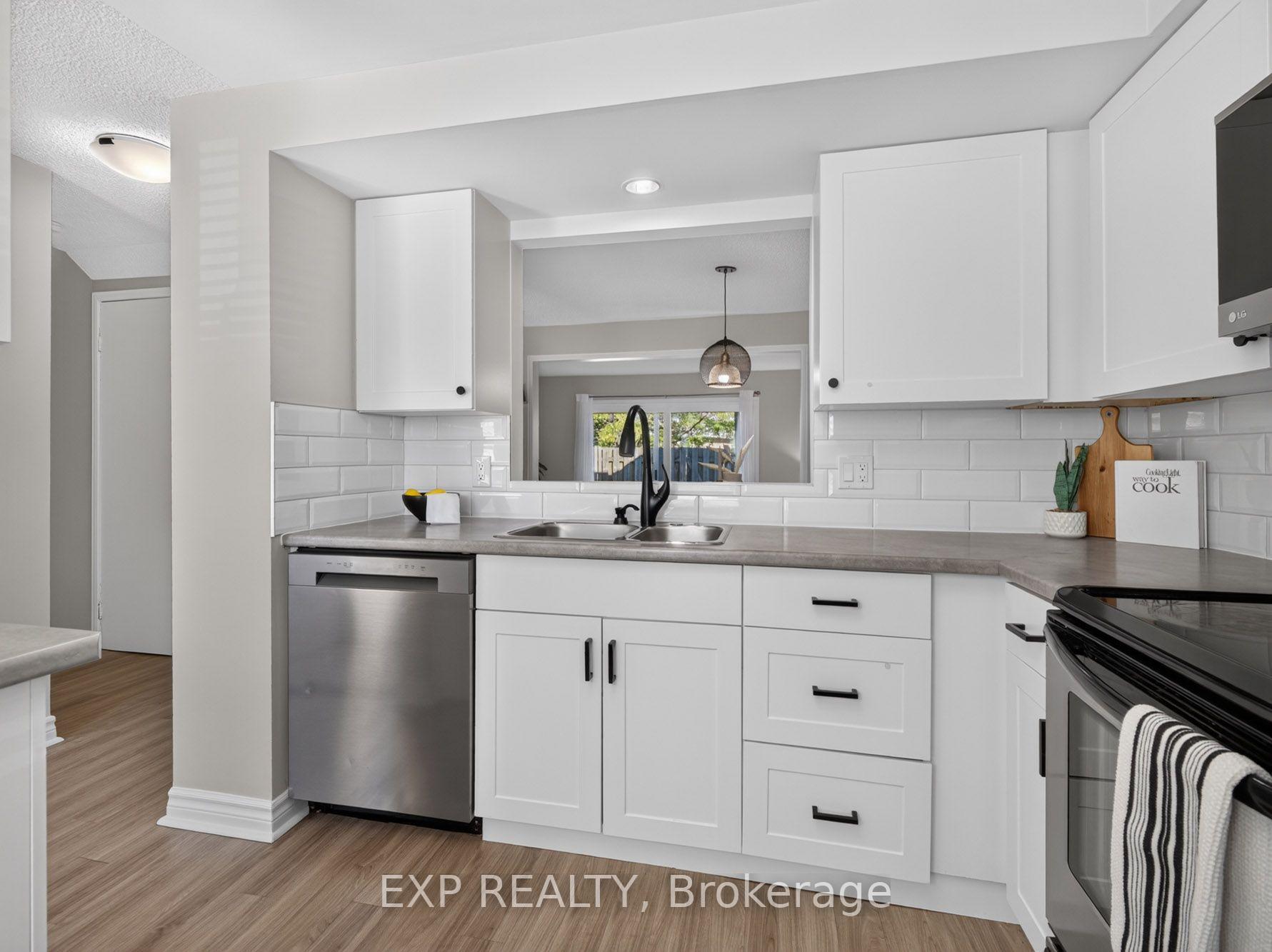 Photo 7 of Unit 20, 242 Lakeport Road, St. Catharines, Lakeport — HOMEH