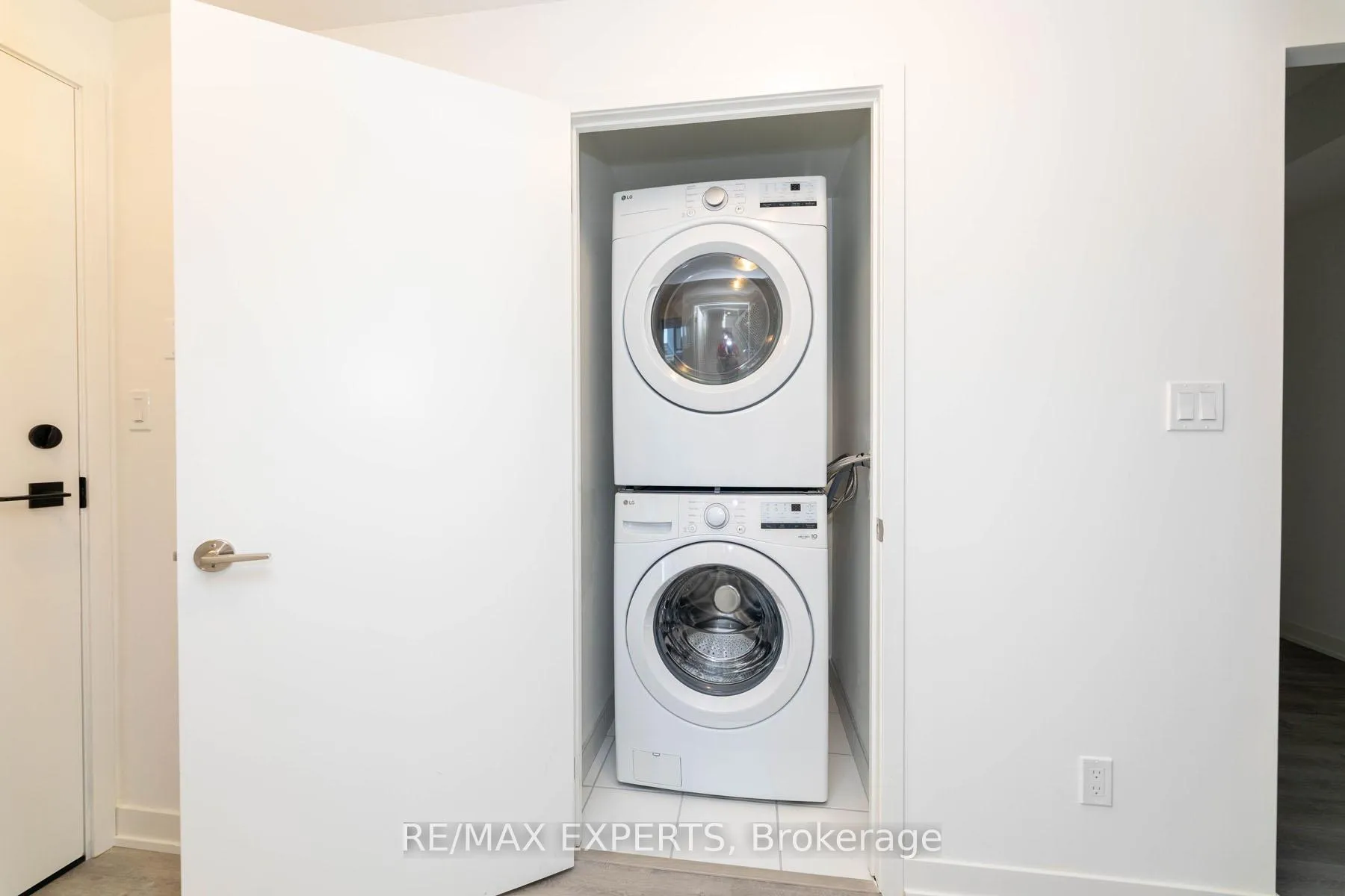Photo 15 of Unit 608C, 38 Simcoe Promenade Circle, Markham, Unionville — HOMEH